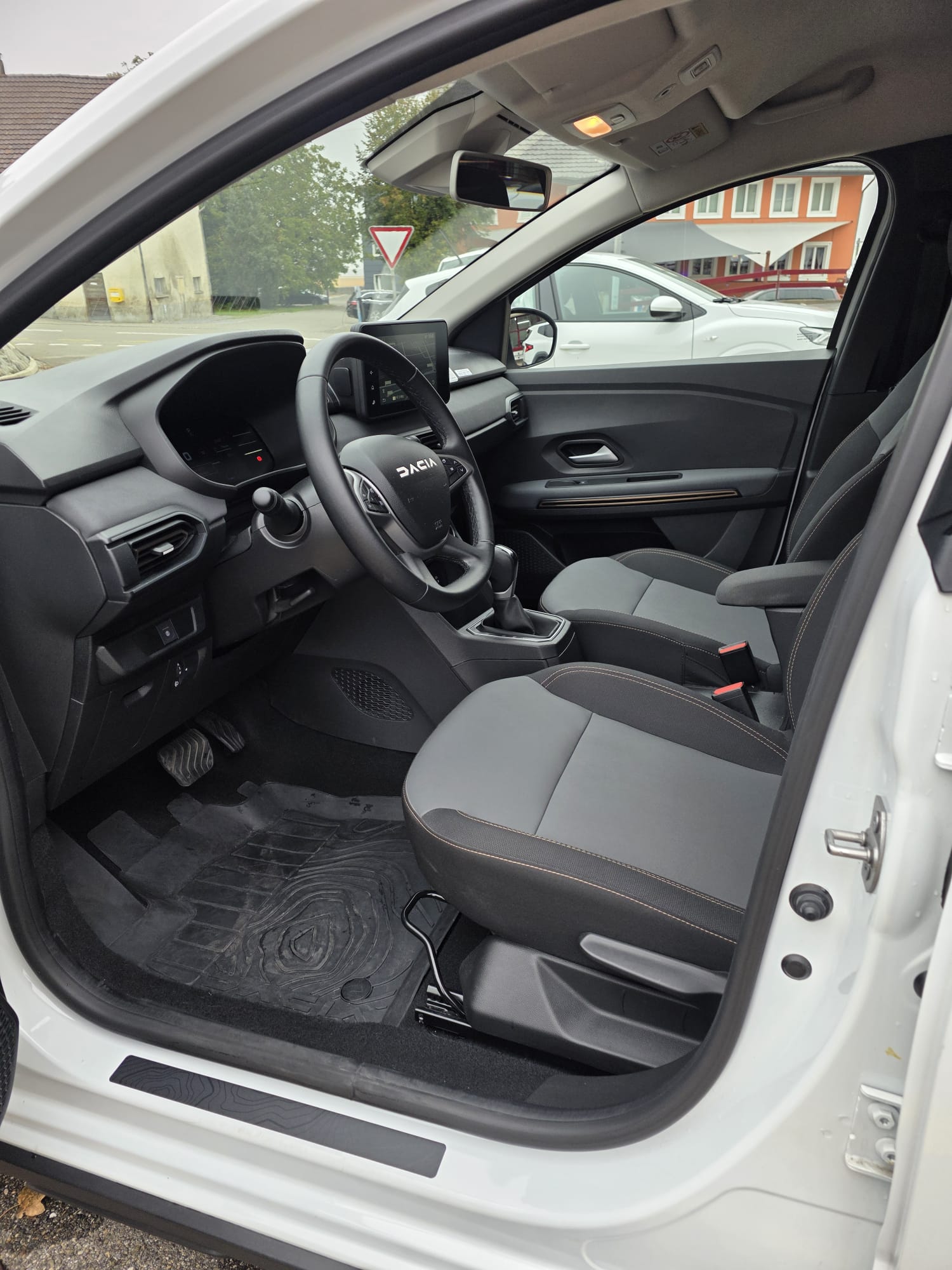 DACIA Jogger HEV 140 Extreme-image-4