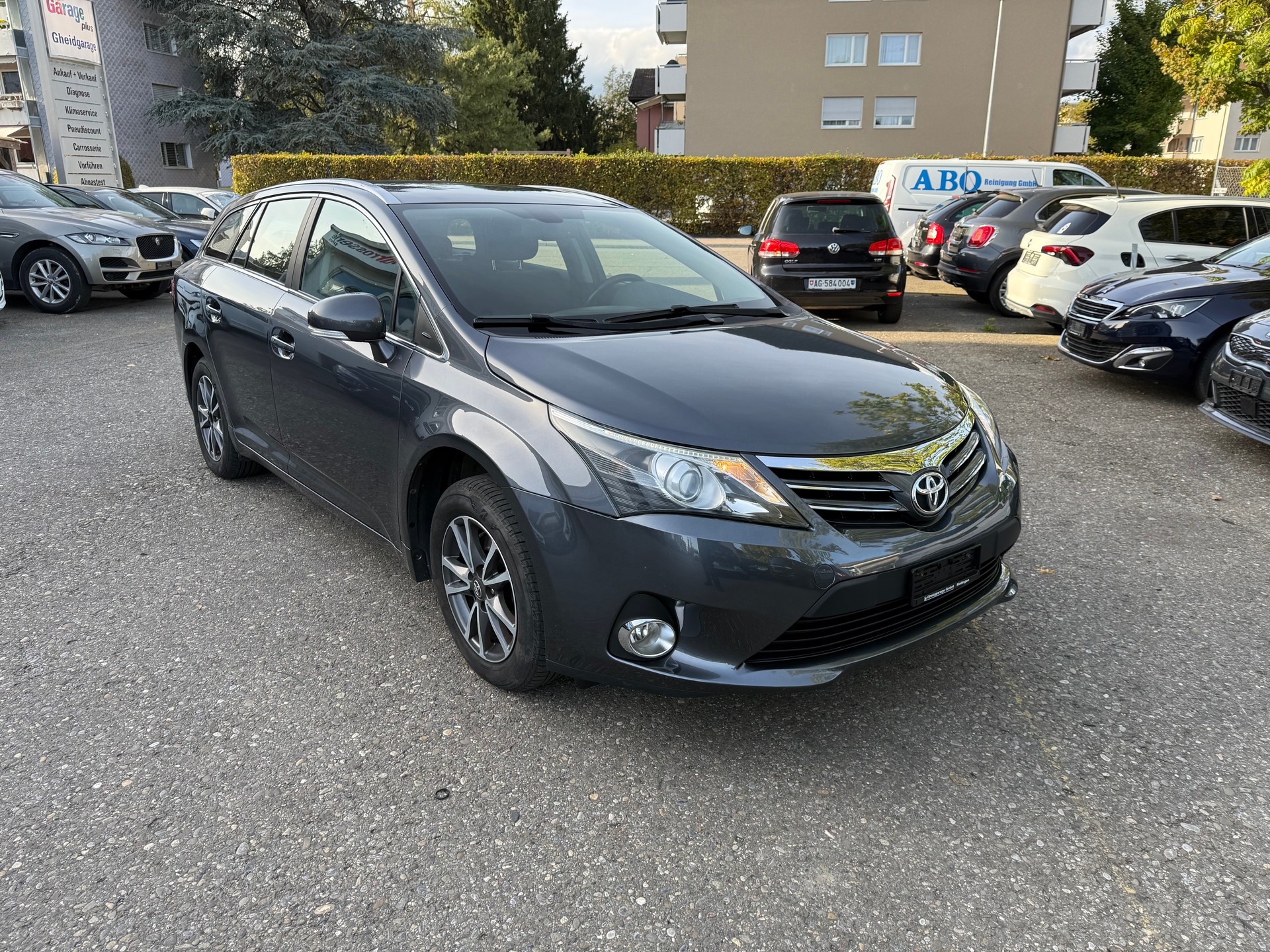 TOYOTA Avensis Sportswagon 2.0 Linea Luna Multidrive-image-2