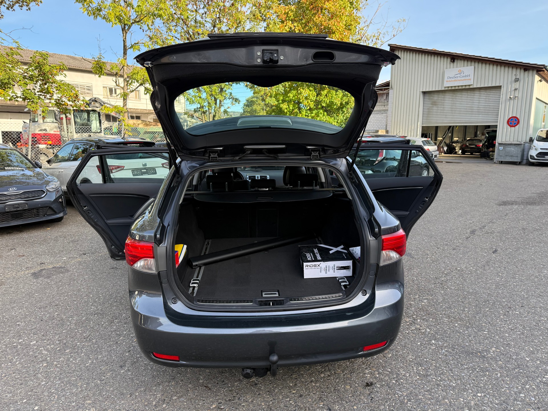 TOYOTA Avensis Sportswagon 2.0 Linea Luna Multidrive-image-13