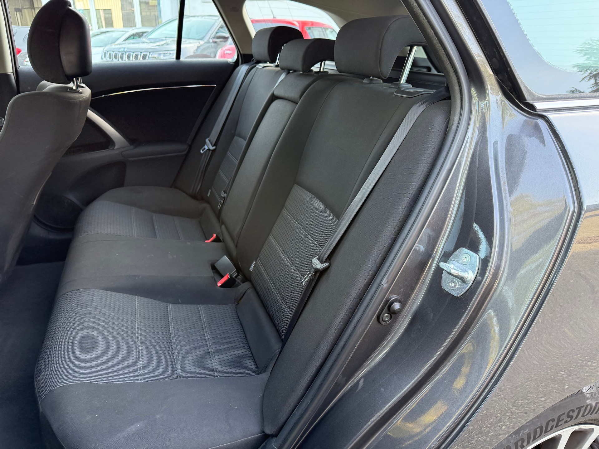 TOYOTA Avensis Sportswagon 2.0 Linea Luna Multidrive-image-9