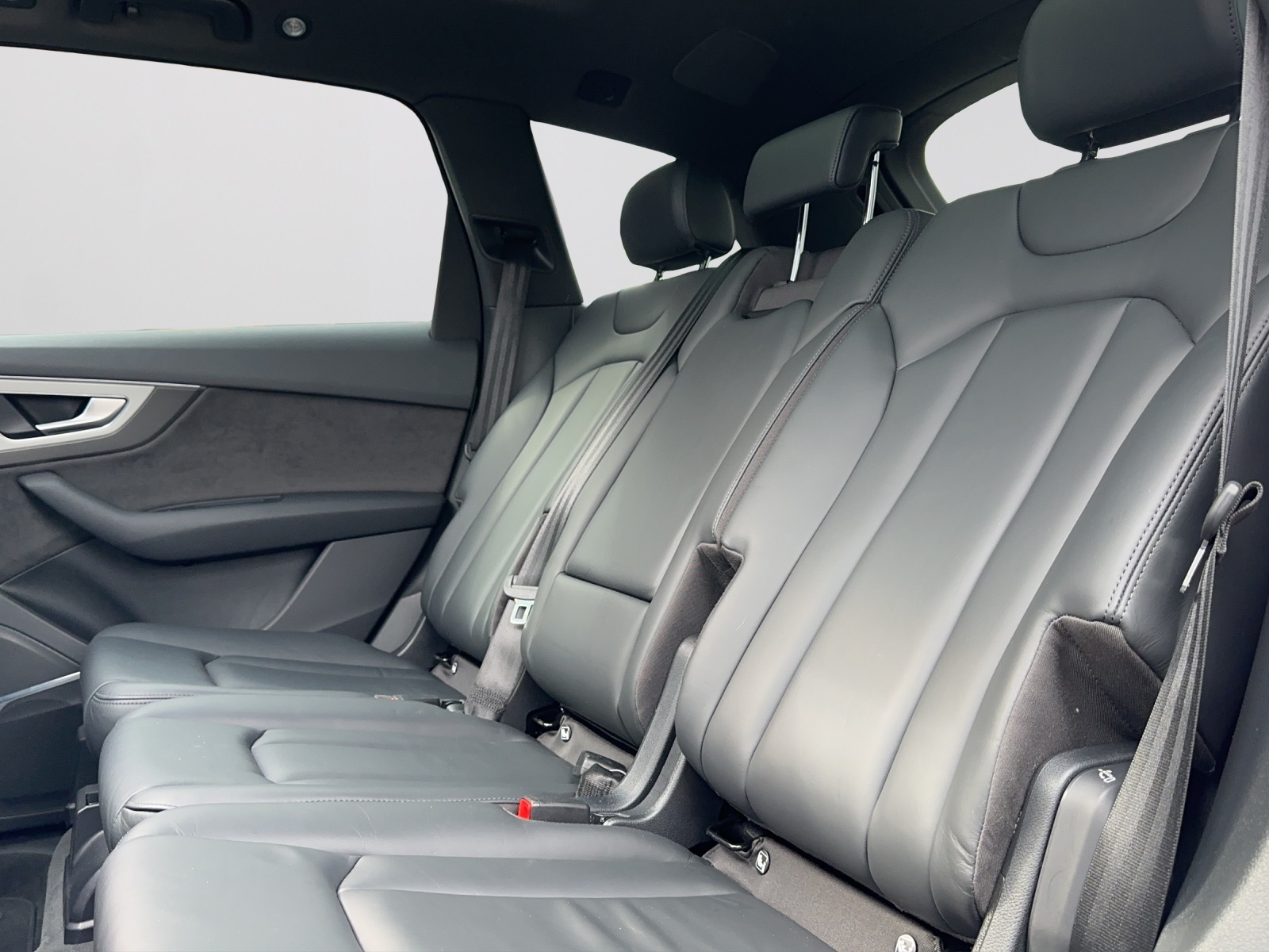 AUDI Q7 e-tron 3.0 TDI S-LINE quattro tiptronic-image-11