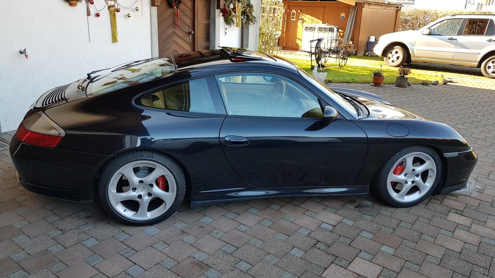 PORSCHE 911 Carrera 4 S-image-2
