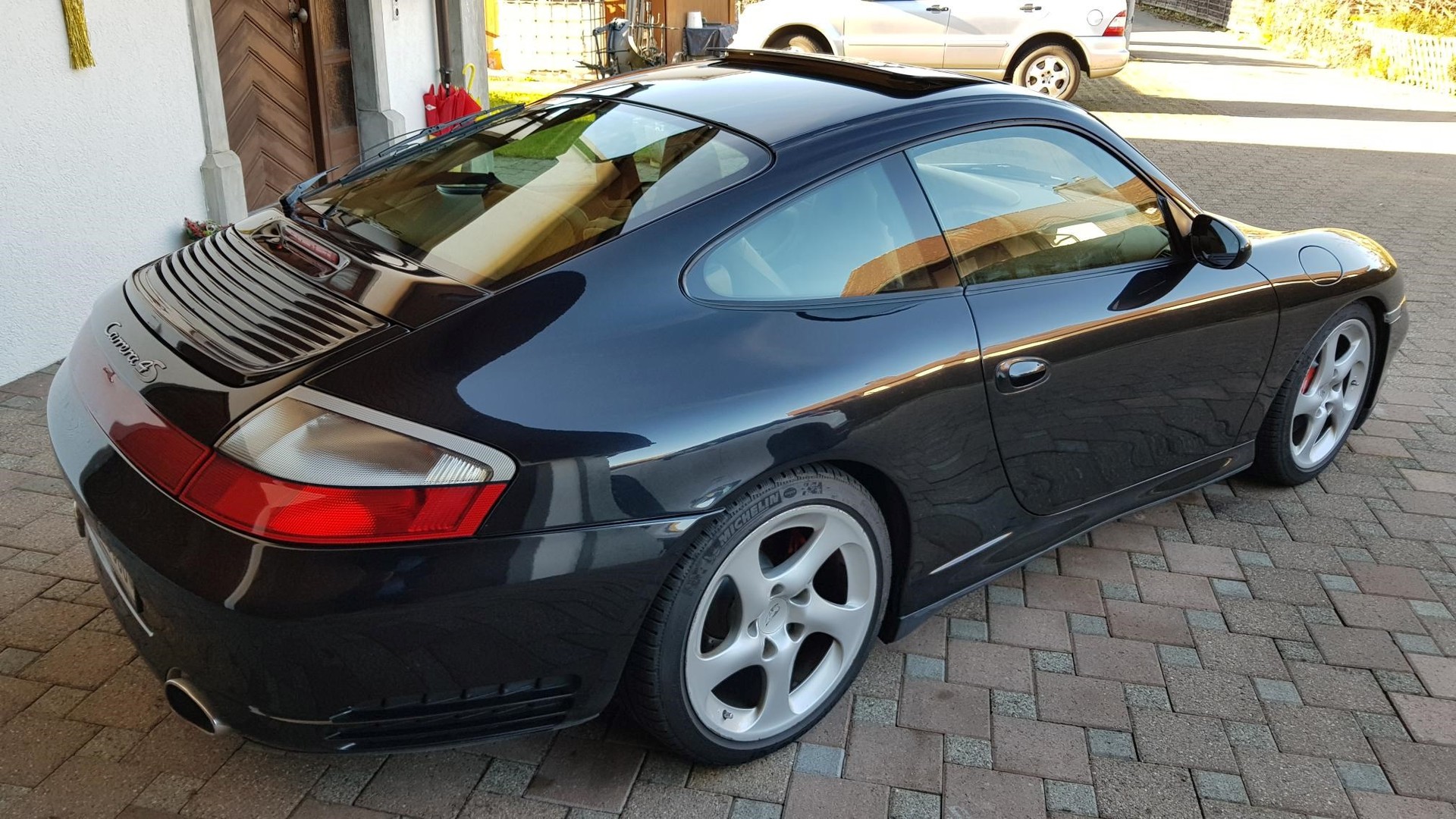 PORSCHE 911 Carrera 4 S-image-3