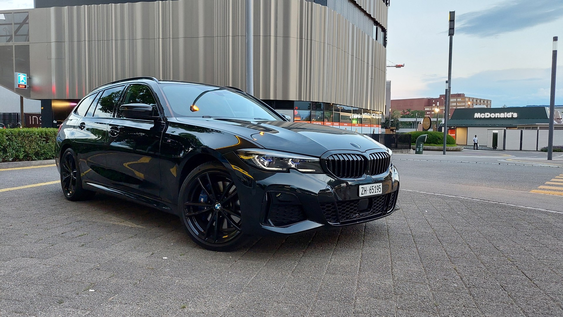 BMW M340i xDrive 48V Touring Steptronic-image-0