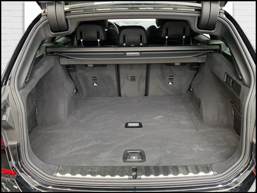 BMW M340i xDrive 48V Touring Steptronic-image-18