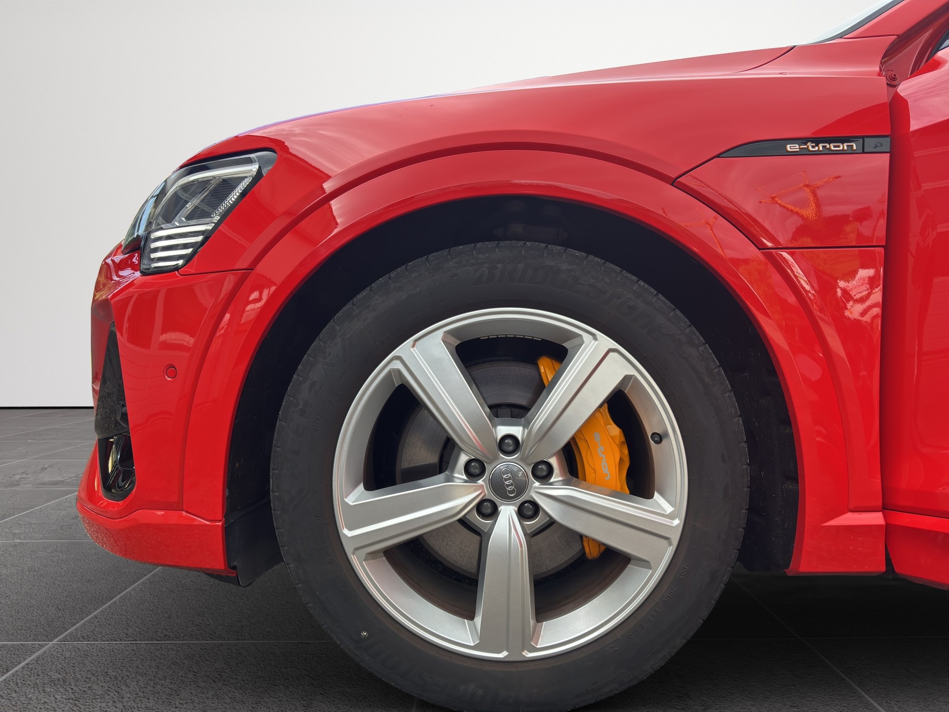 AUDI e-tron 50 Sportback S Line quattro-image-8