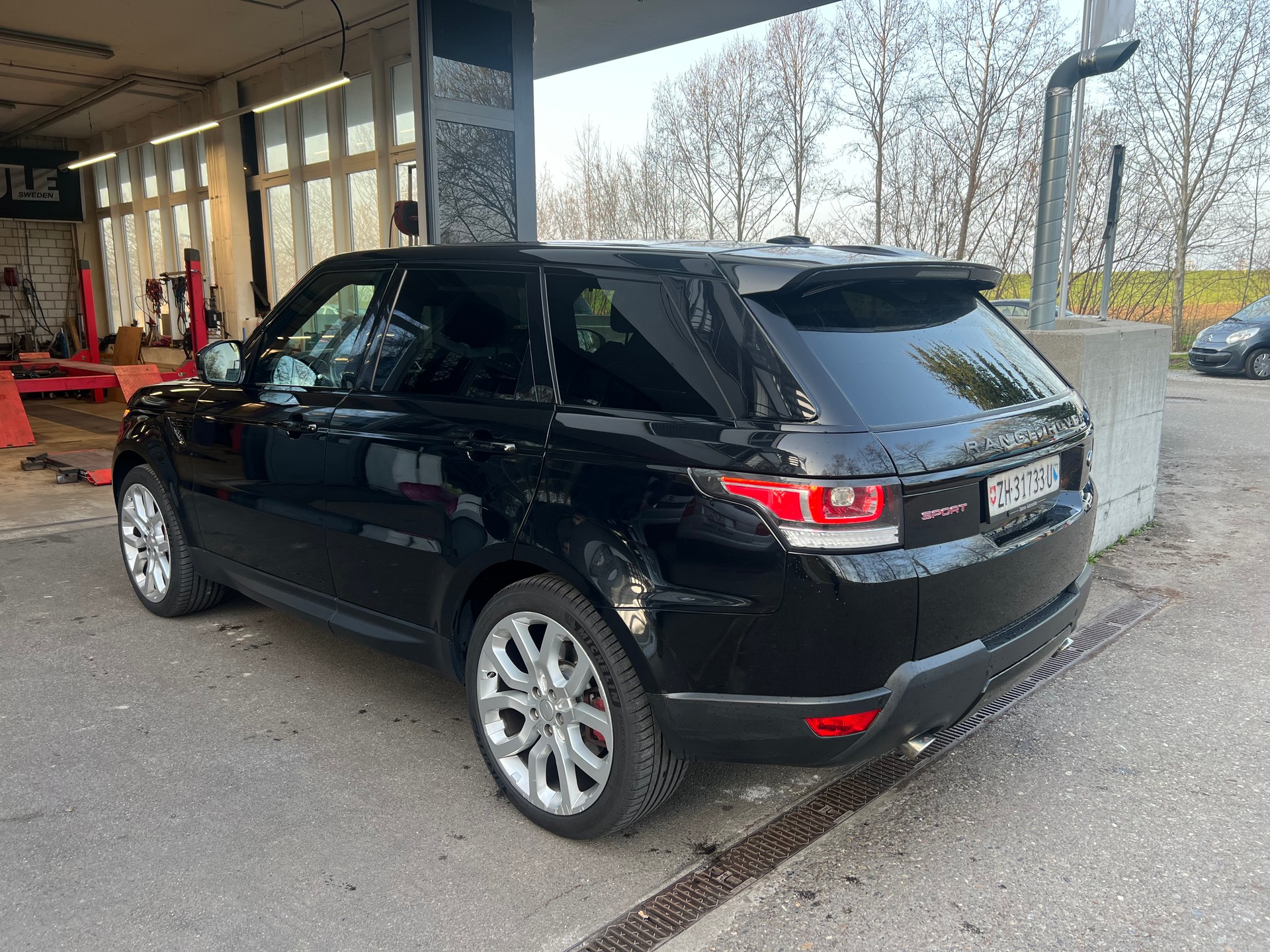 LAND ROVER Range Rover Sport 4.4 SDV8 HSE Dynamic Automatic-image-4