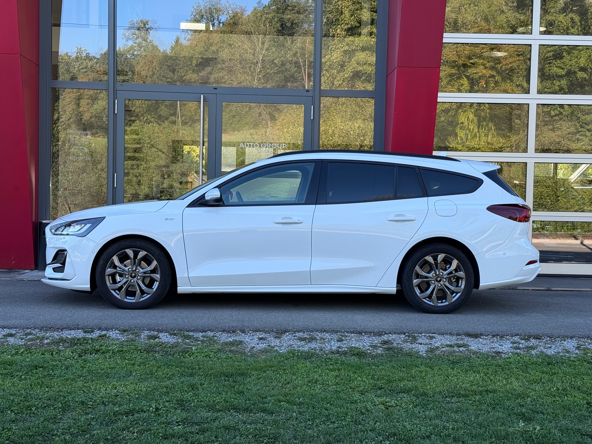 FORD Focus 1.0 MHEV ST-Line Automat LEASING AB 346.09 CHF / MONAT-image-1