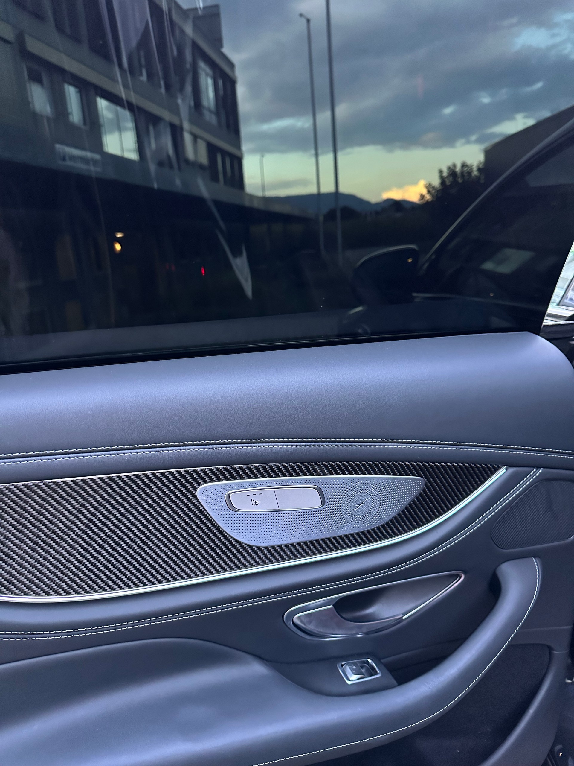 MERCEDES-BENZ AMG GT 4 63 S 4Matic+ Speedshift MCT-image-9