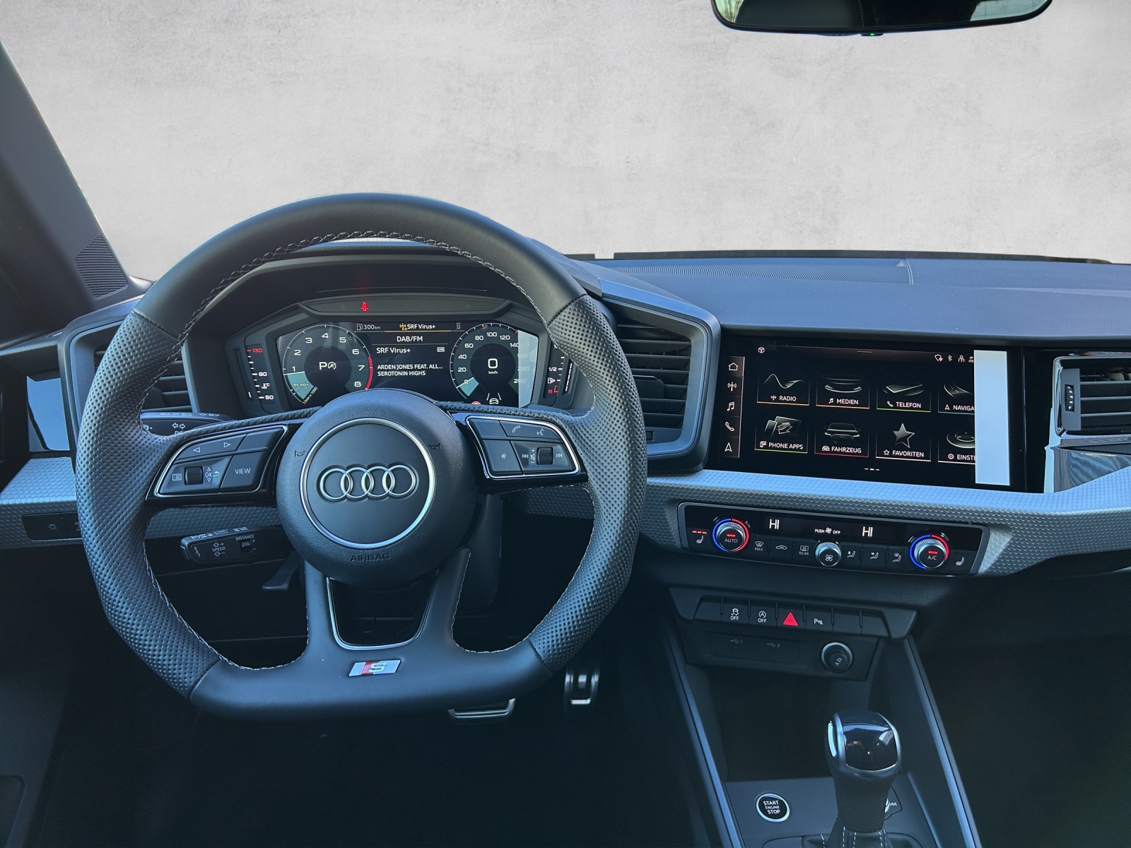 AUDI A1 Sportback 35 TFSI S Line-image-6