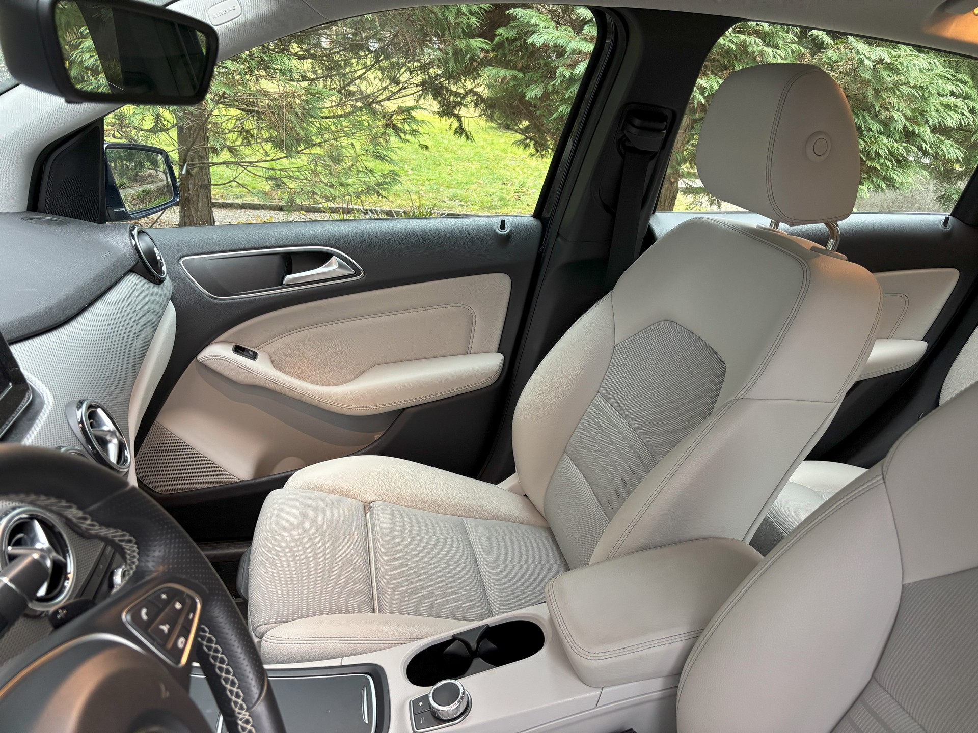 MERCEDES-BENZ B 220 CDI Swiss Star Edition Urban 4Matic 7G-DCT-image-10