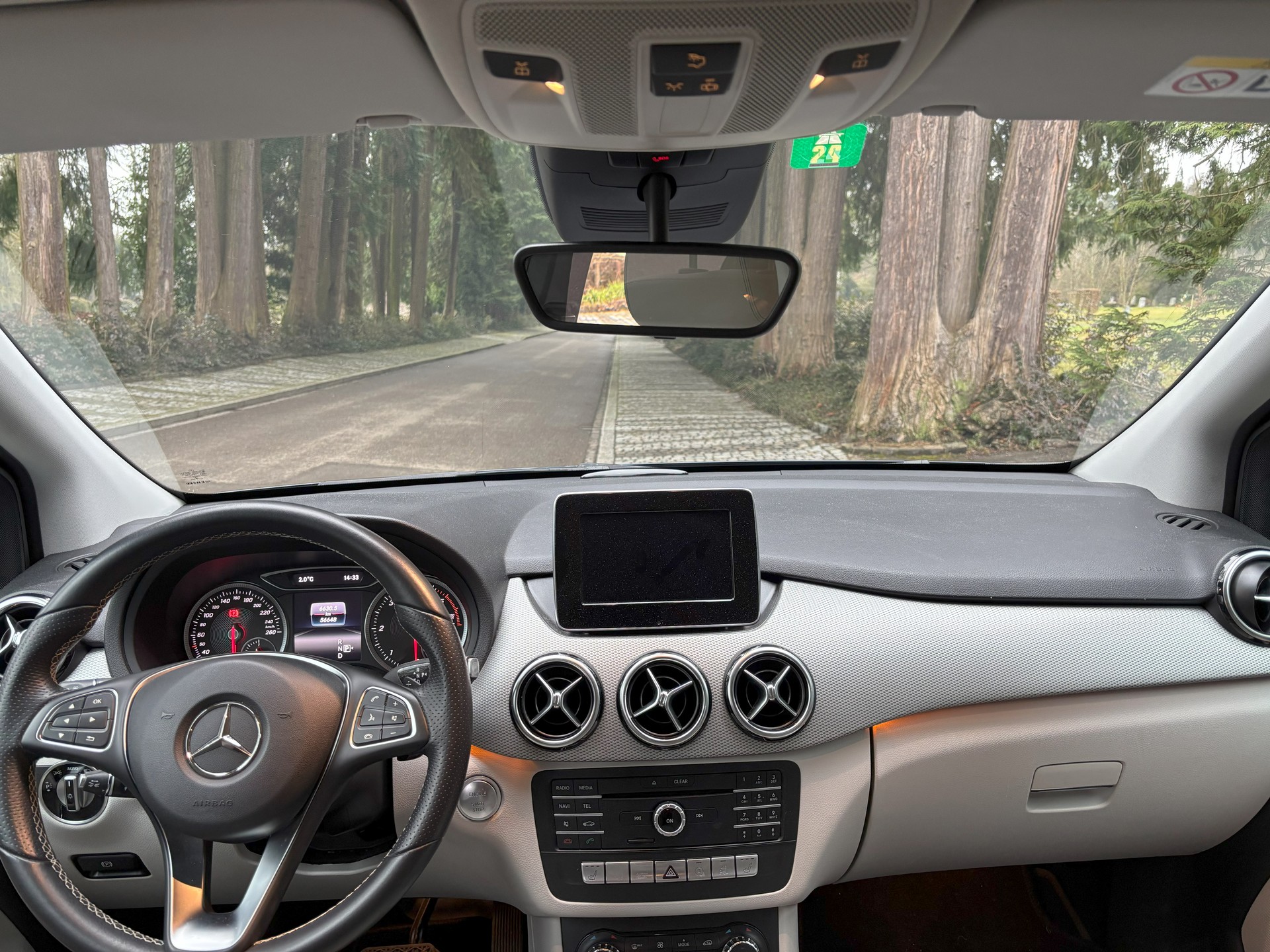 MERCEDES-BENZ B 220 CDI Swiss Star Edition Urban 4Matic 7G-DCT-image-8