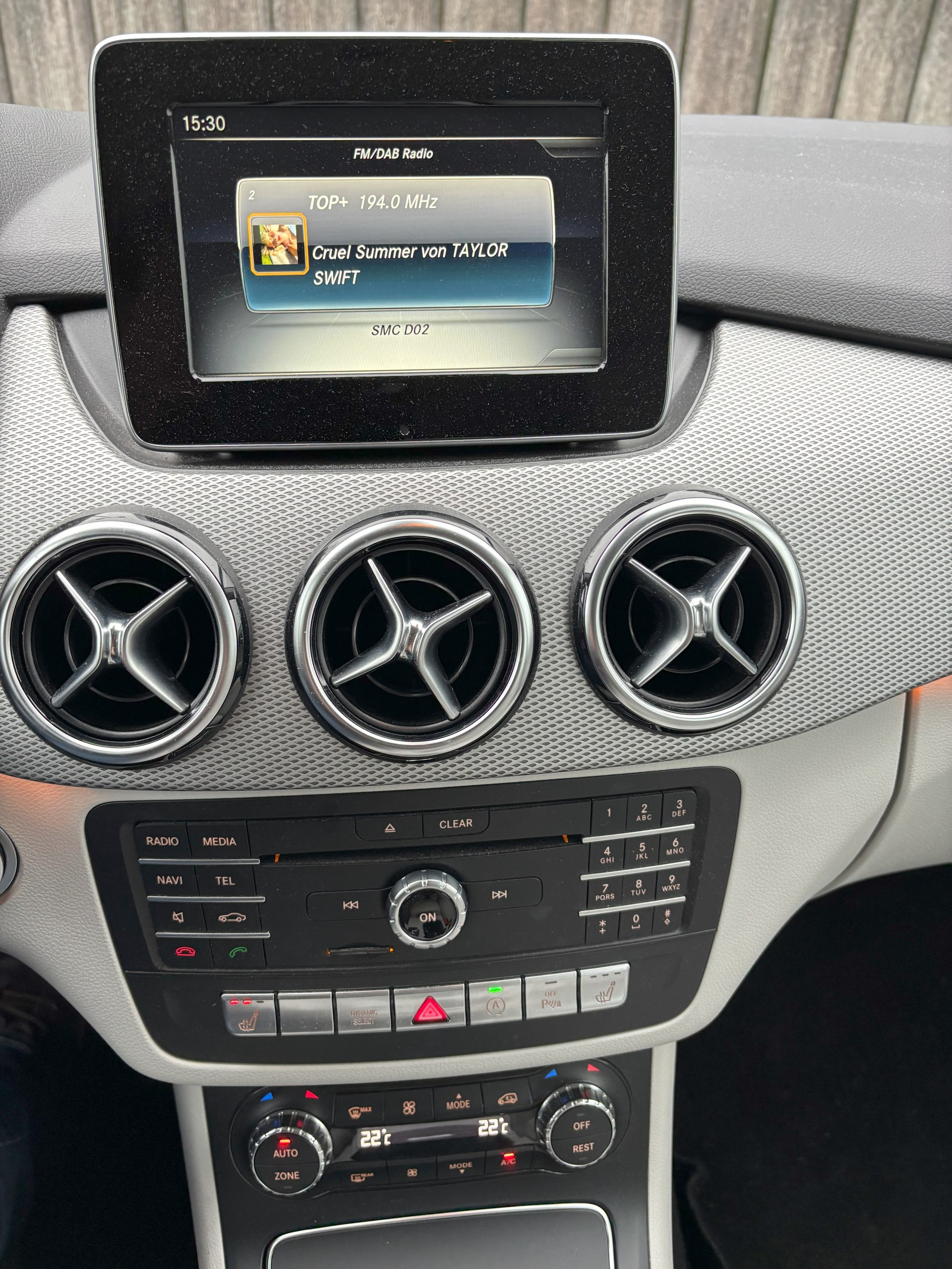 MERCEDES-BENZ B 220 CDI Swiss Star Edition Urban 4Matic 7G-DCT-image-11