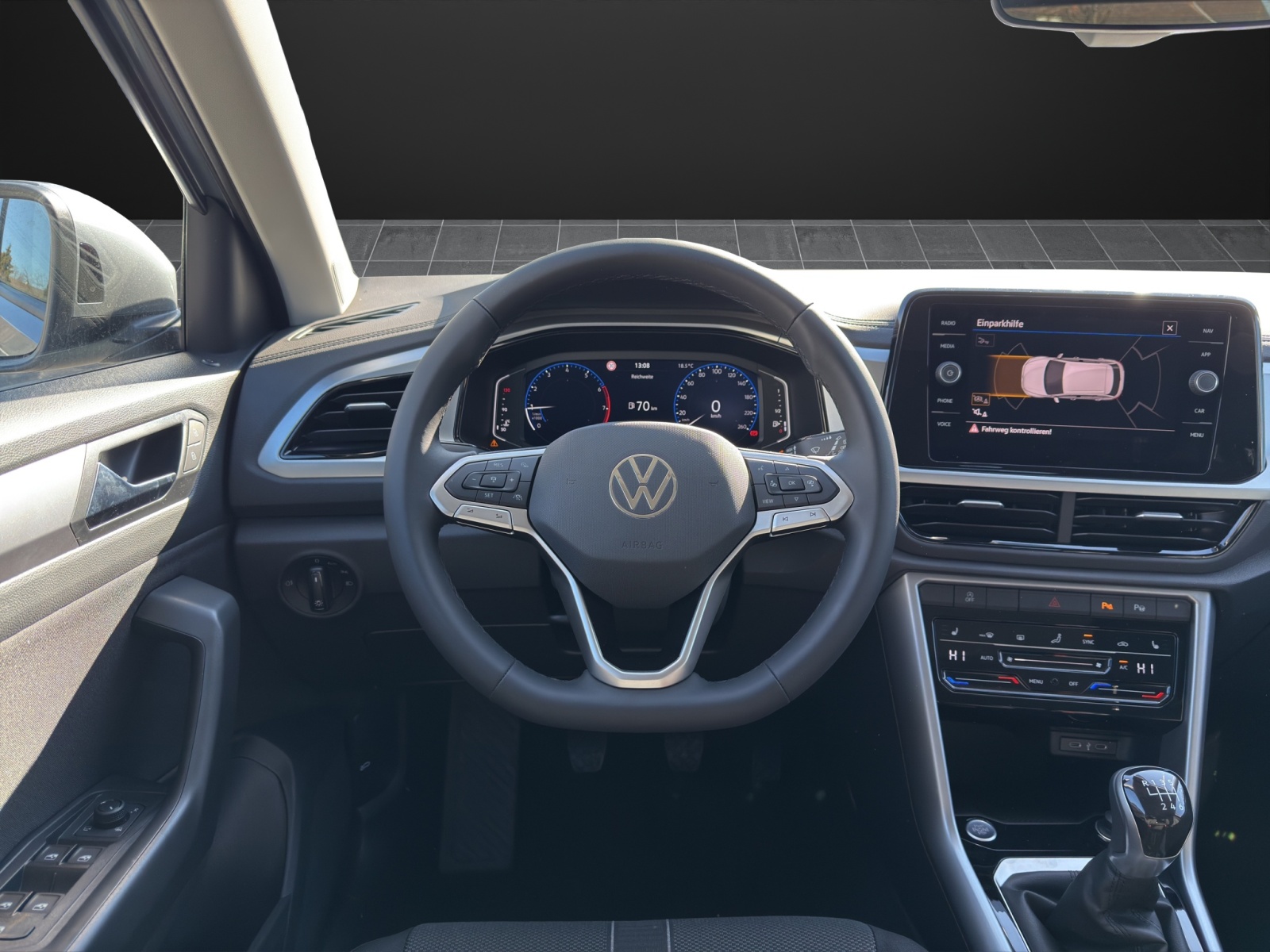 VW T-Roc 1.0 TSI Life-image-9