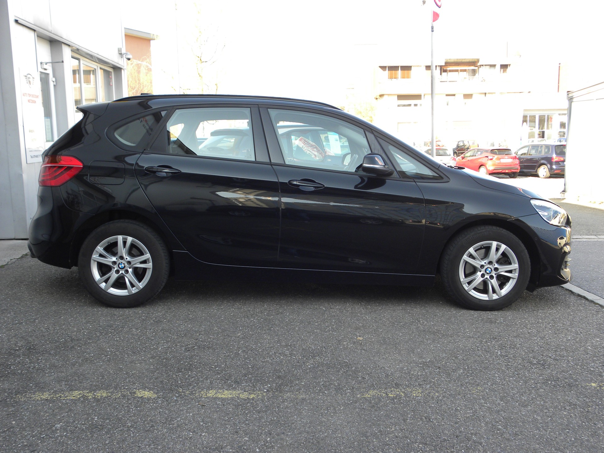 BMW 218d xDrive Active Tourer Steptronic-image-2