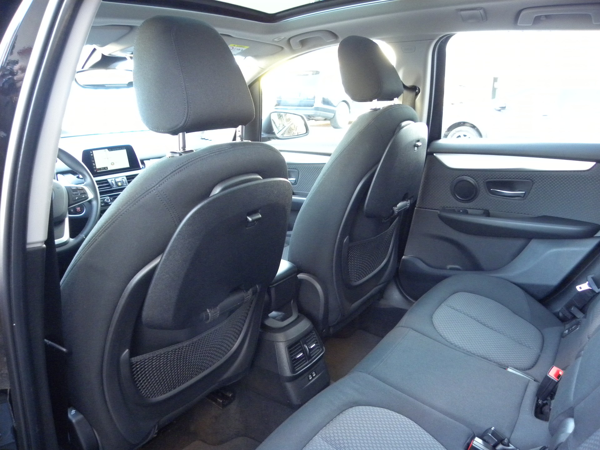 BMW 218d xDrive Active Tourer Steptronic-image-7