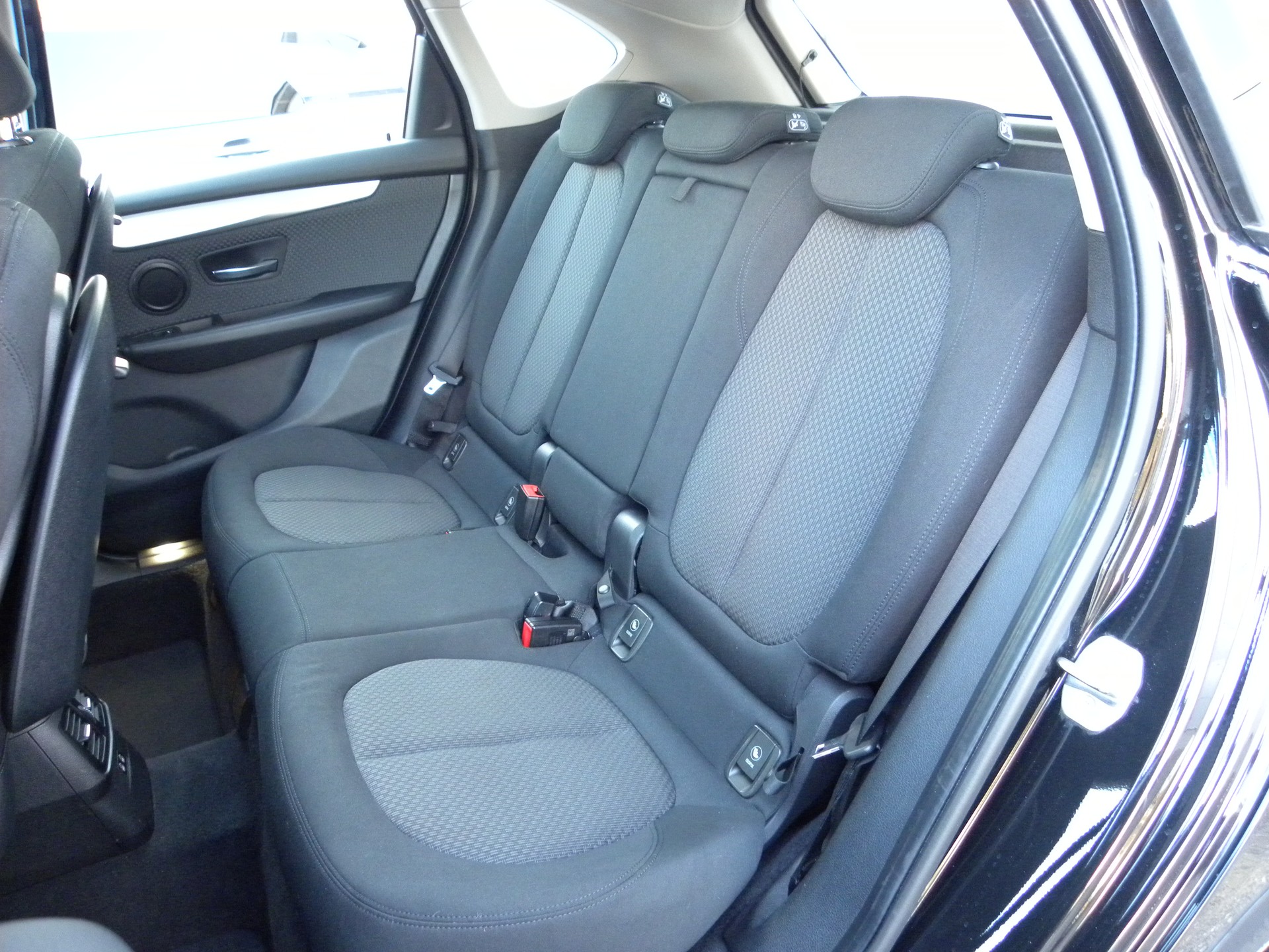 BMW 218d xDrive Active Tourer Steptronic-image-8