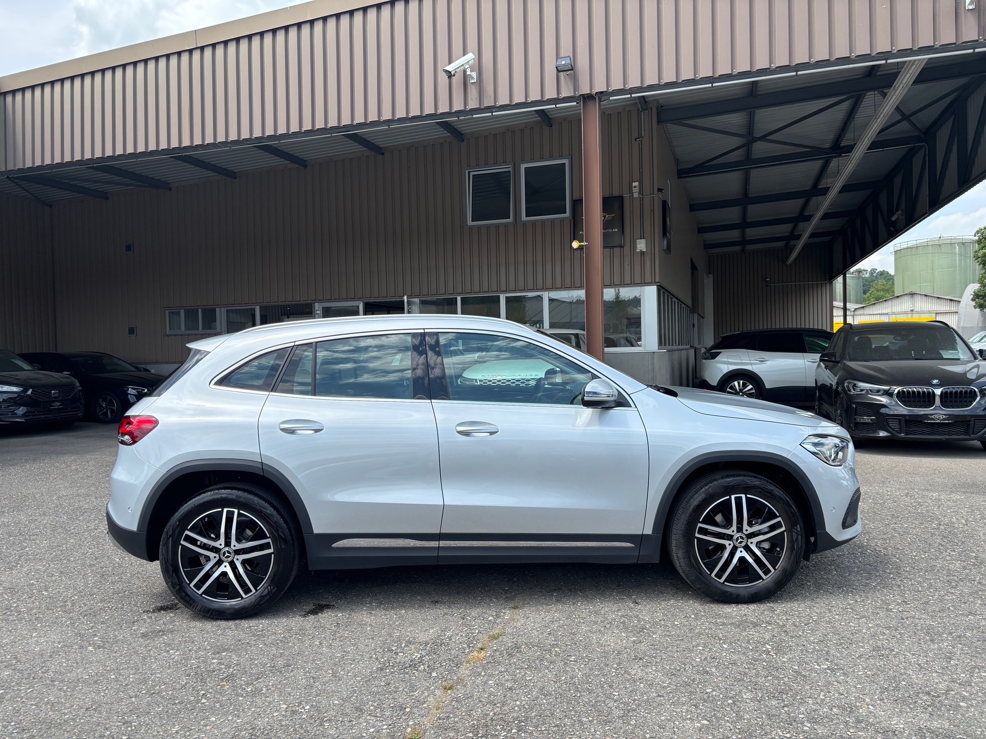 MERCEDES-BENZ GLA 200 Progressive 7G-DCT-image-4