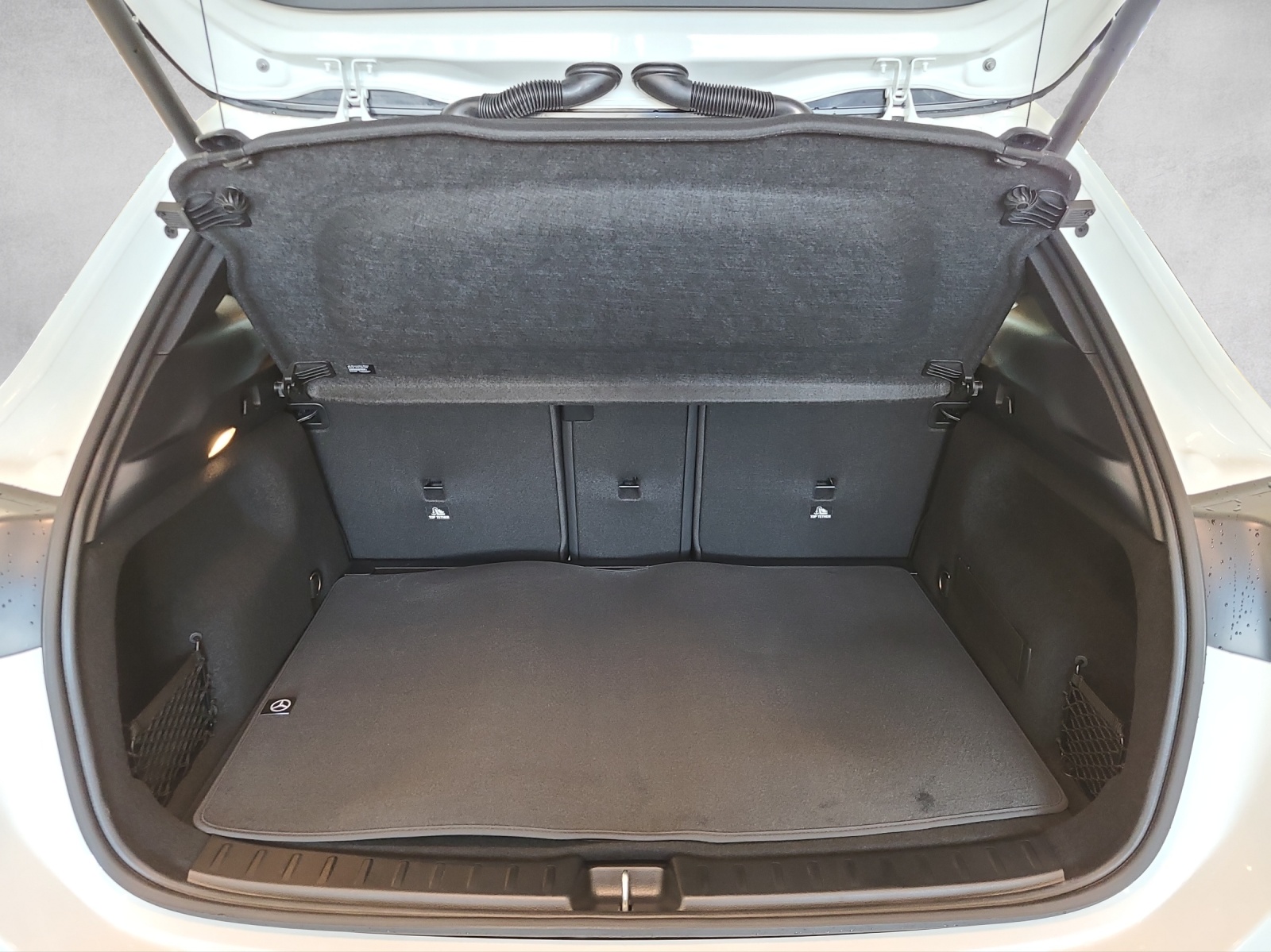 MERCEDES-BENZ GLA 250 4Matic 8G-DCT Swiss Star-image-13