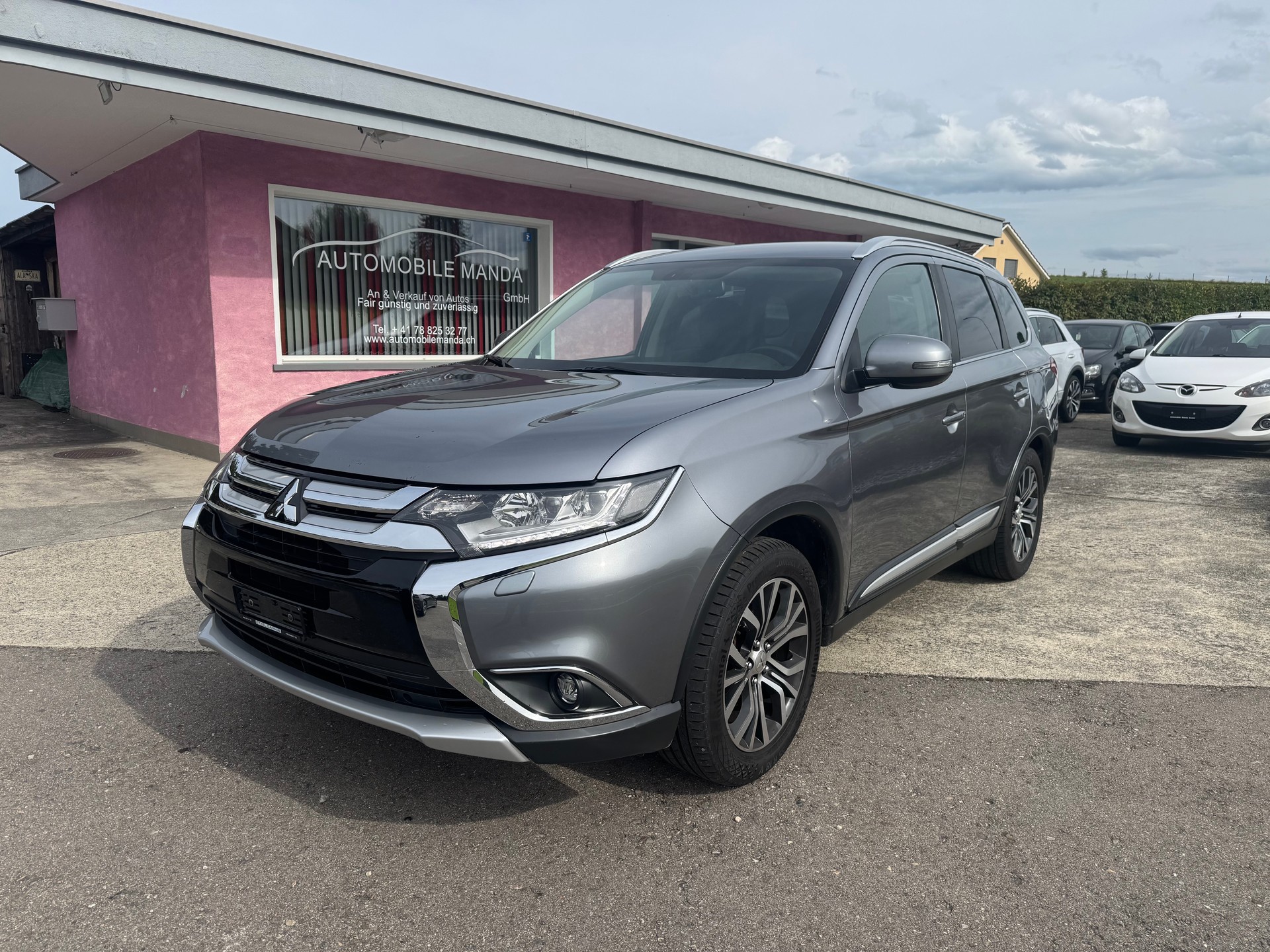 MITSUBISHI Outlander 2.2 DID Style 4WD Automatic-image-0