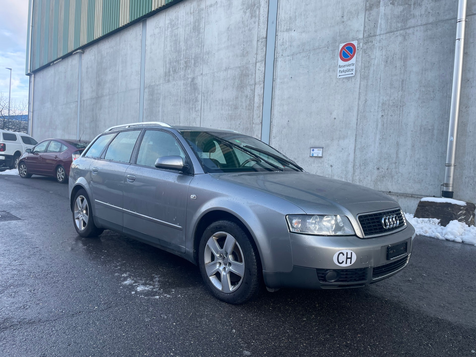 AUDI A4 Avant 2.4 V6-image-2
