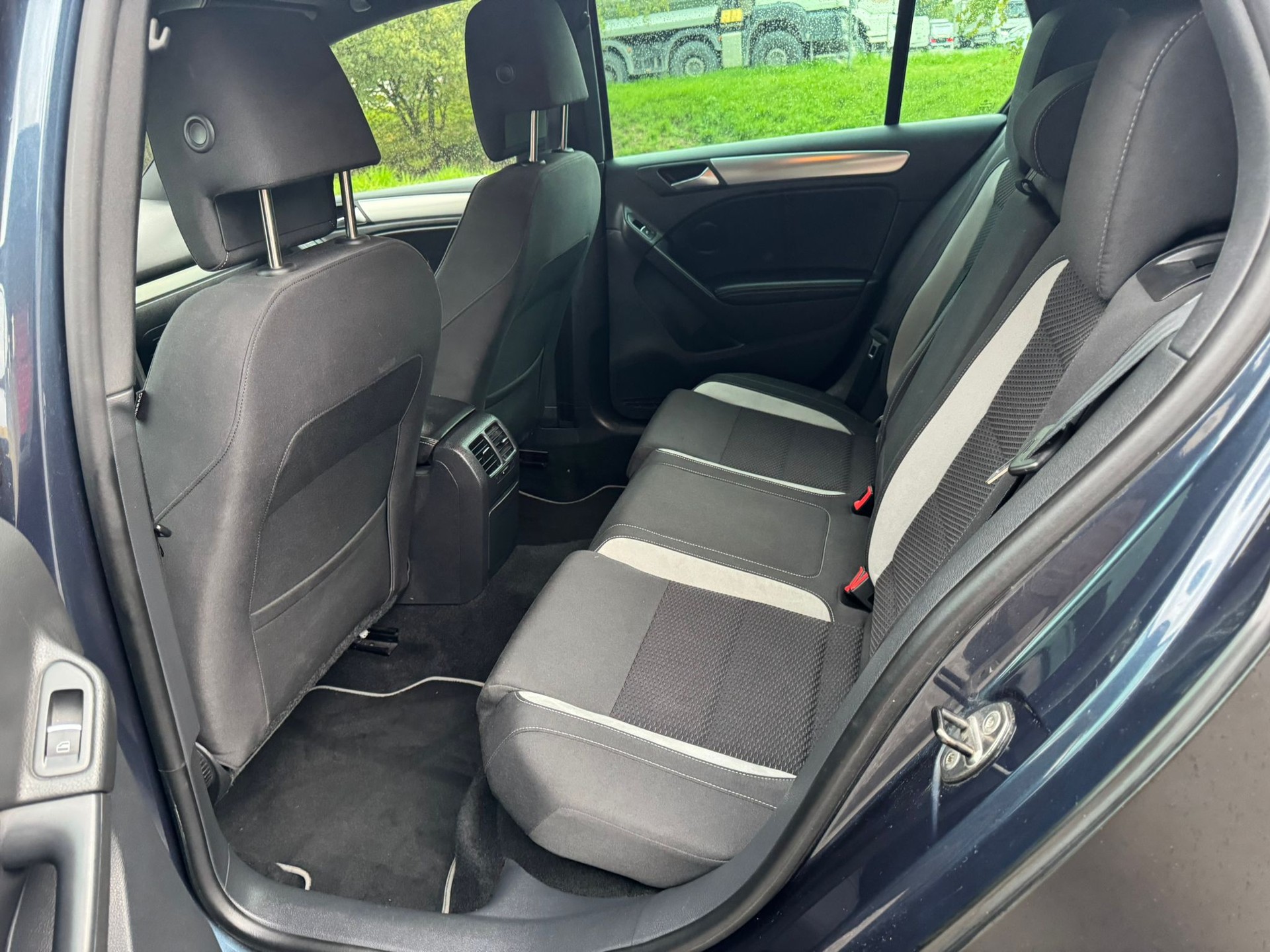 VW Golf 2.0 TSI R 4Motion DSG-image-14