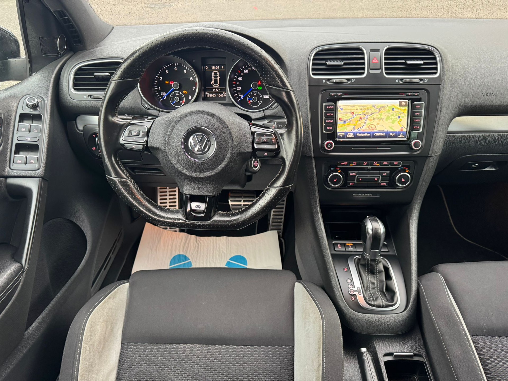 VW Golf 2.0 TSI R 4Motion DSG-image-16