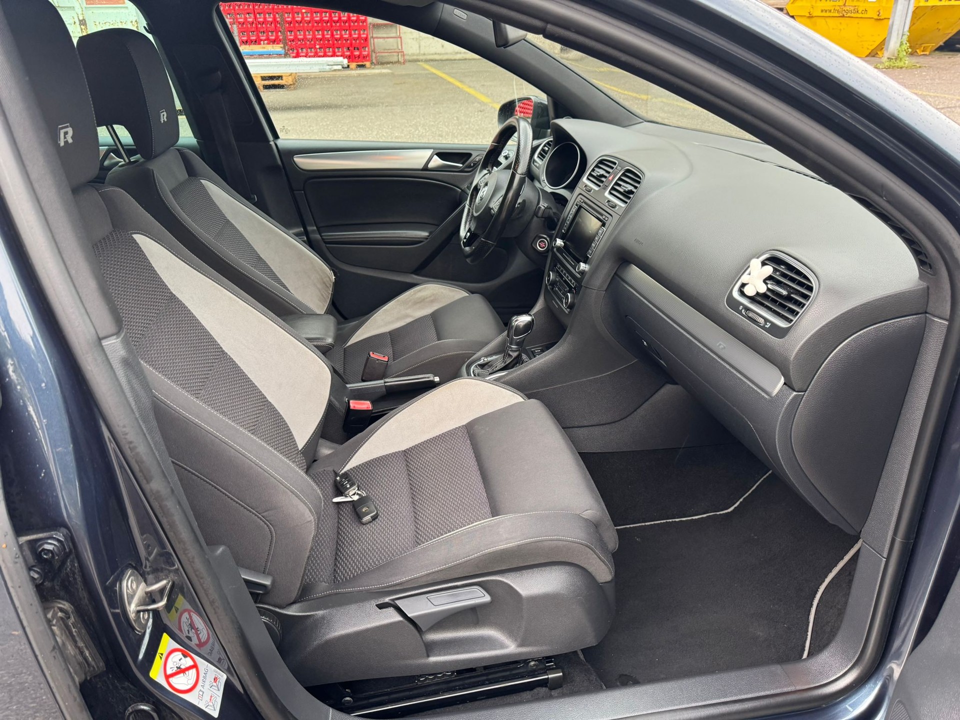 VW Golf 2.0 TSI R 4Motion DSG-image-9