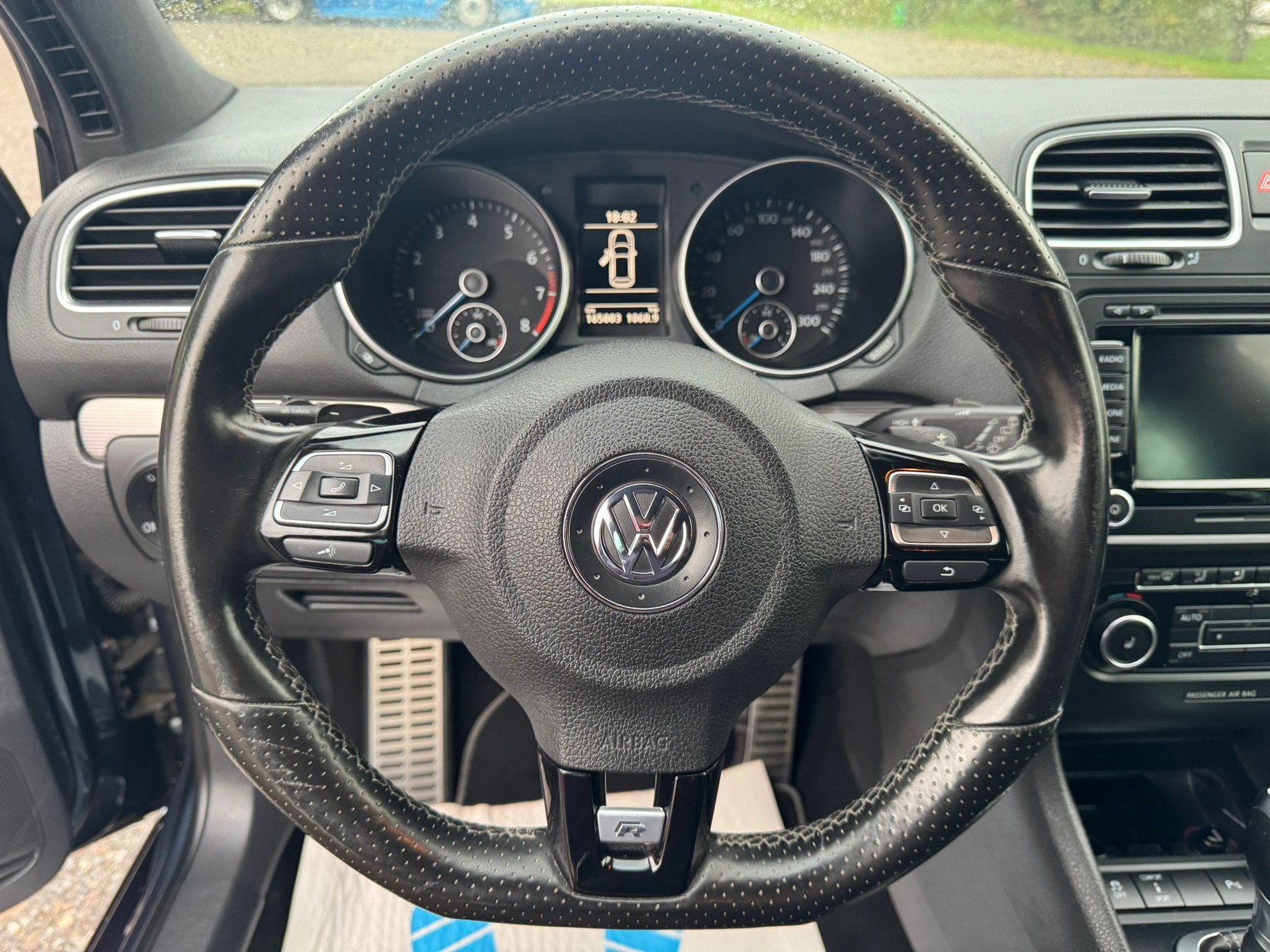VW Golf 2.0 TSI R 4Motion DSG-image-17