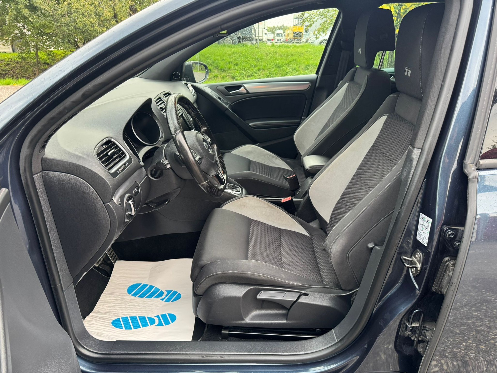VW Golf 2.0 TSI R 4Motion DSG-image-11