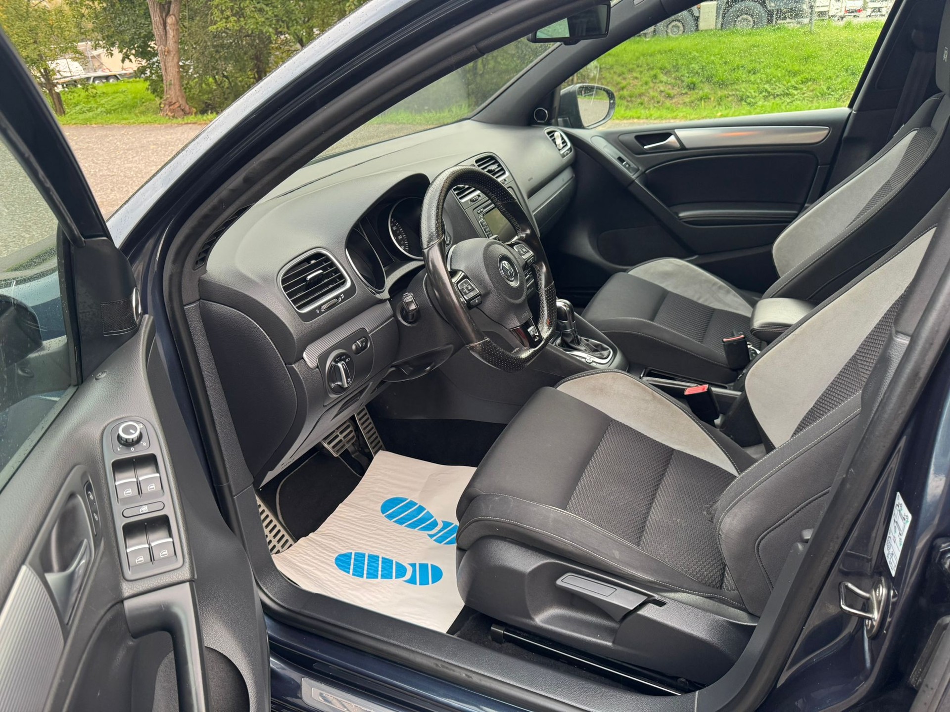 VW Golf 2.0 TSI R 4Motion DSG-image-12