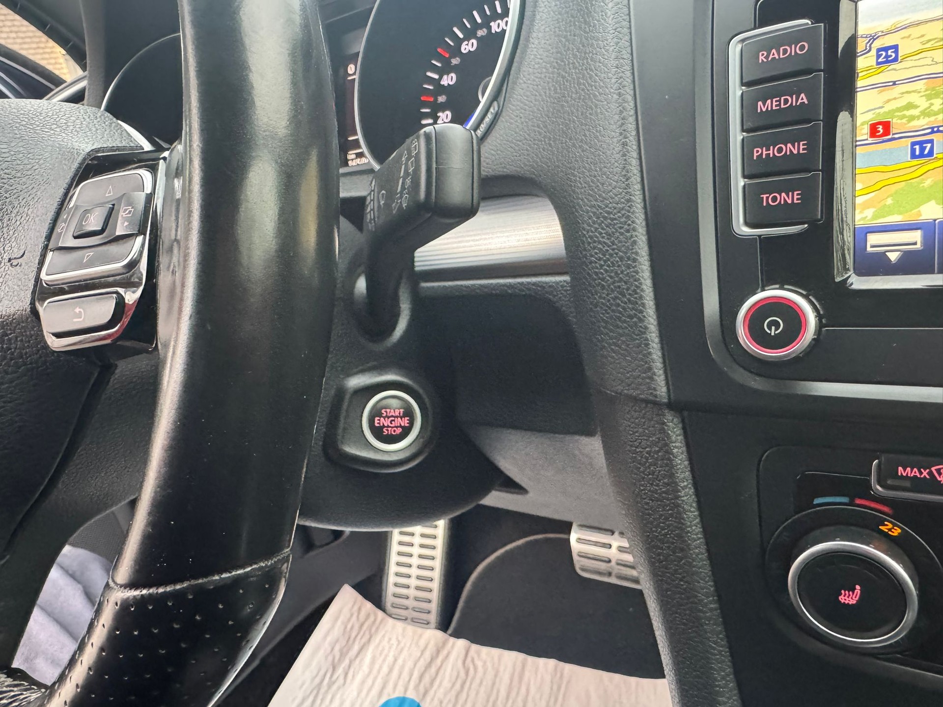 VW Golf 2.0 TSI R 4Motion DSG-image-22