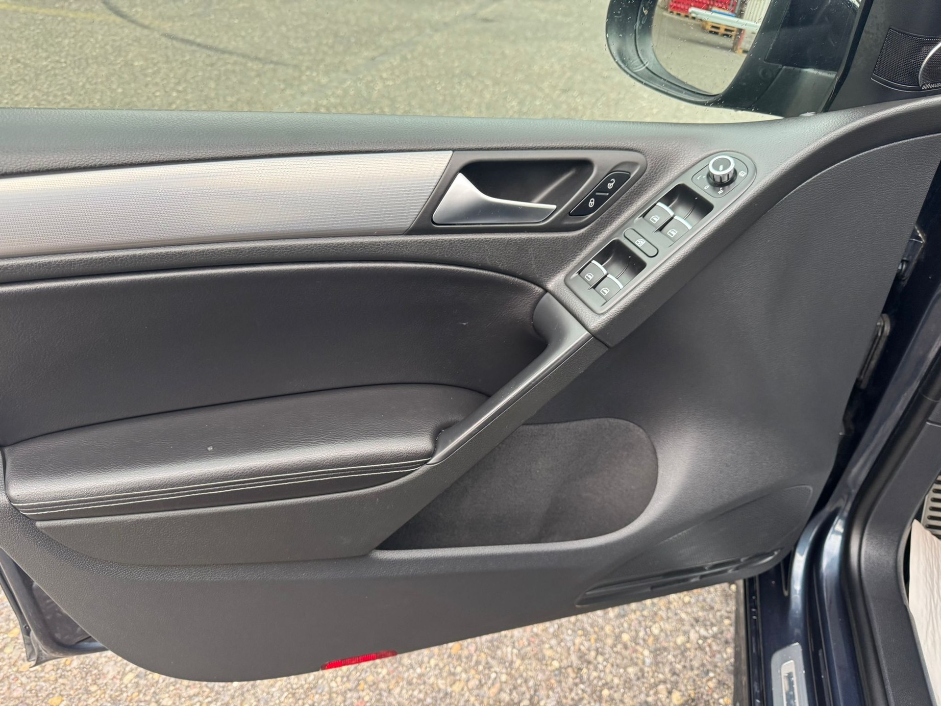 VW Golf 2.0 TSI R 4Motion DSG-image-13