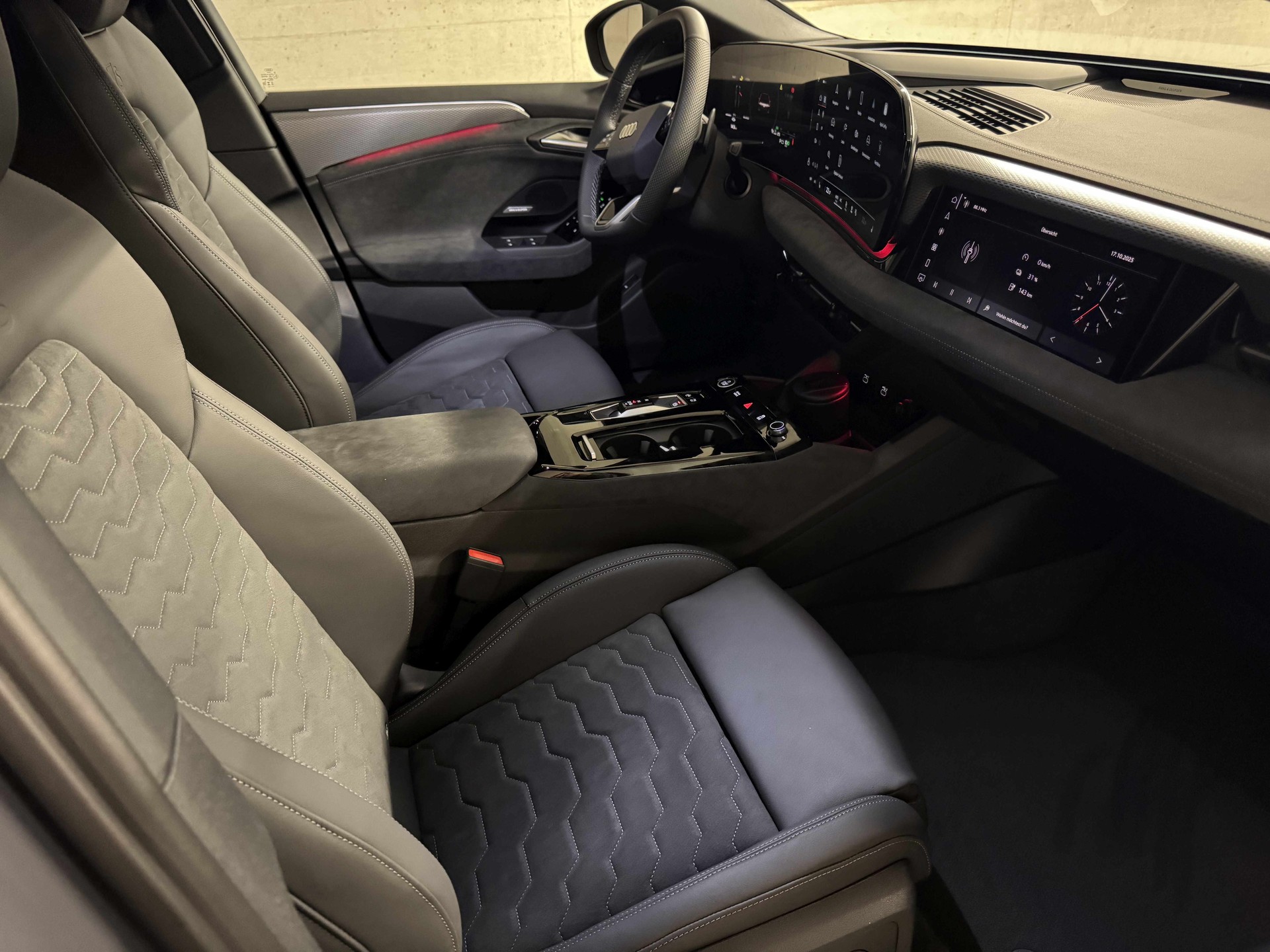 AUDI A6 Avant e-tron quattro-image-9