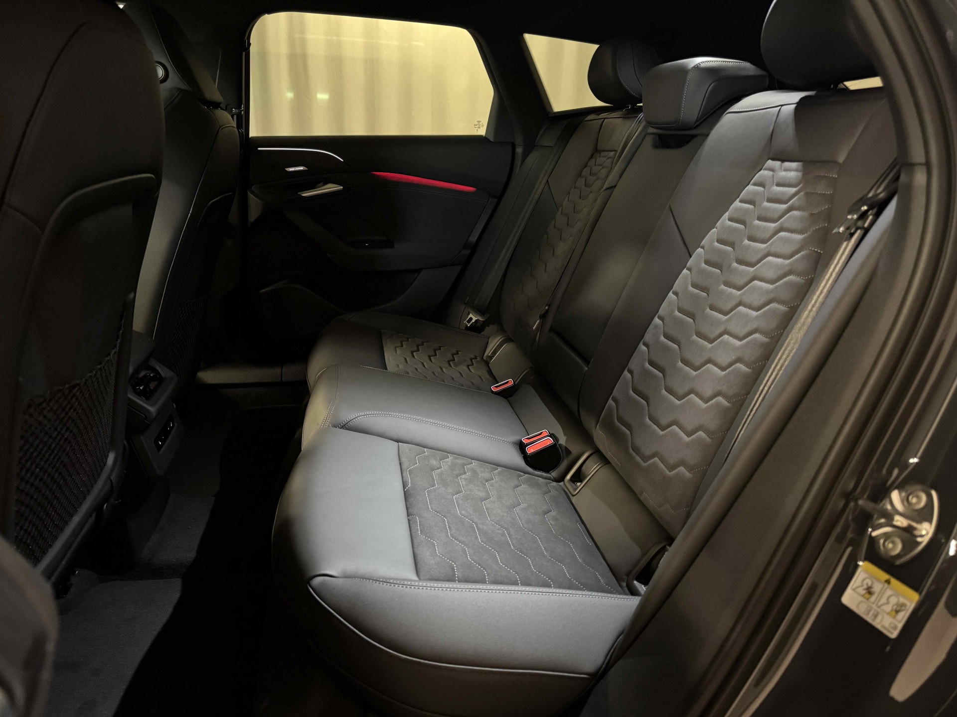 AUDI A6 Avant e-tron quattro-image-11