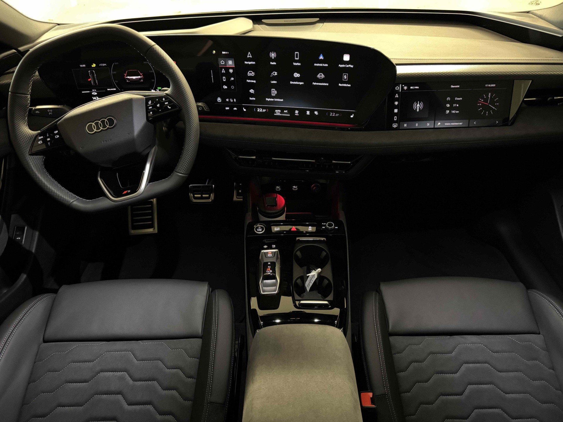 AUDI A6 Avant e-tron quattro-image-10