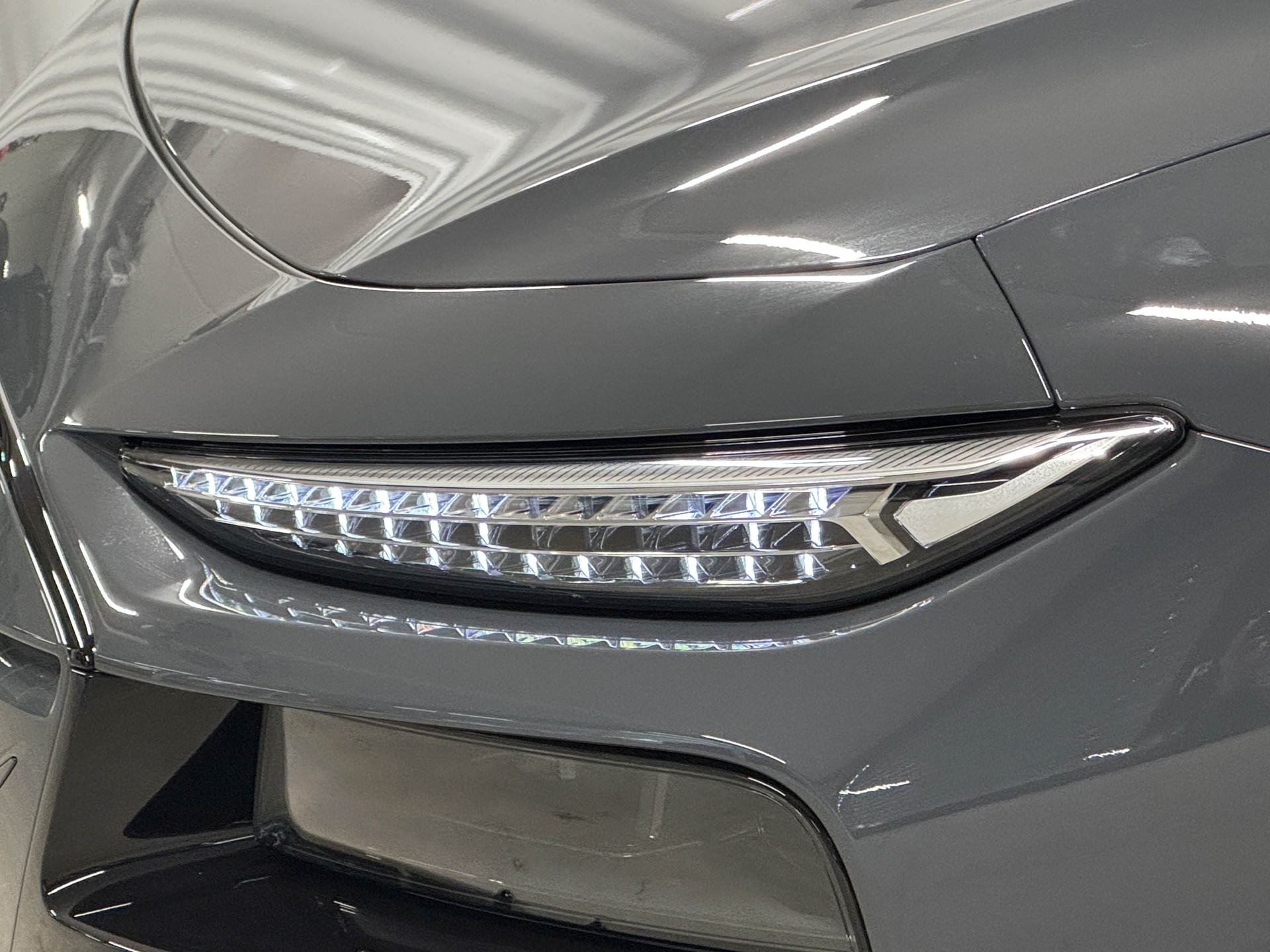 AUDI A6 Avant e-tron quattro-image-7