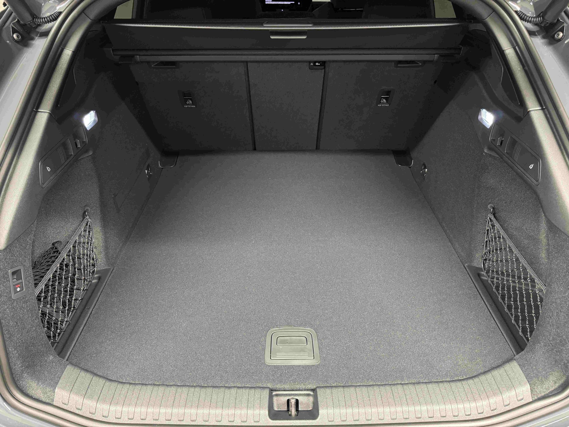 AUDI A6 Avant e-tron quattro-image-15
