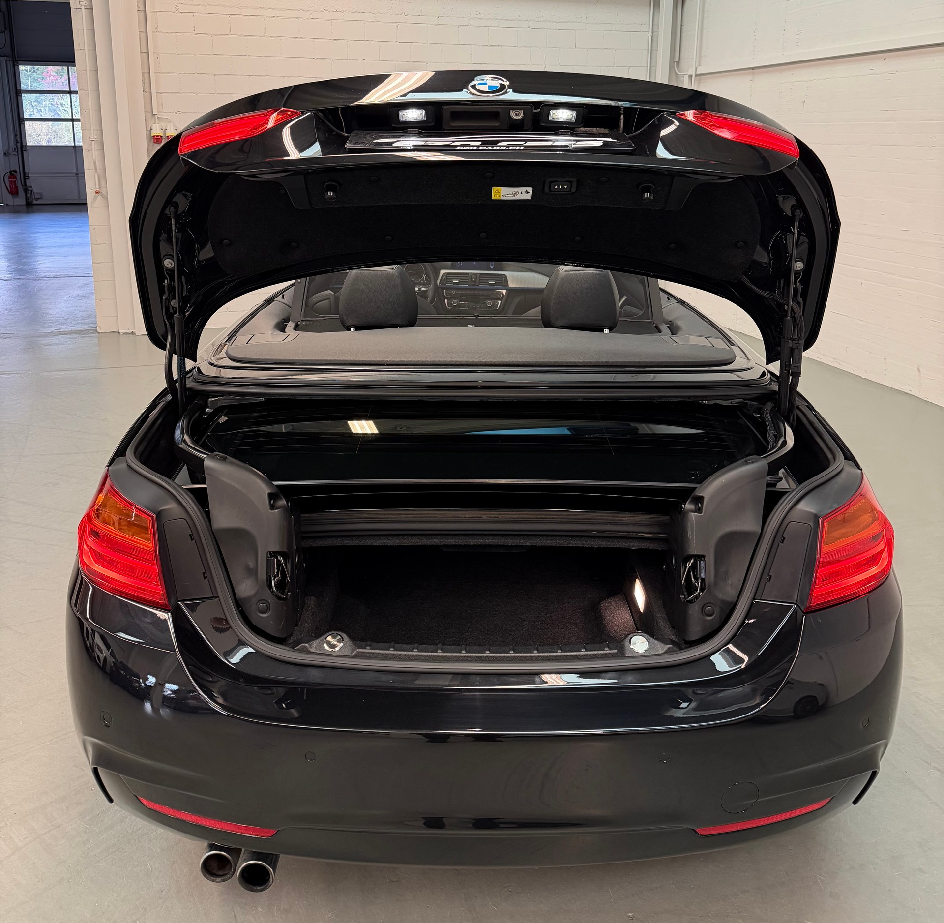 BMW 428i ALL Black M Performance Cabriolet xDrive Steptronic-image-14