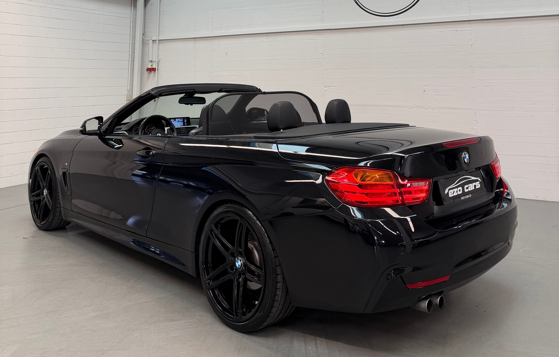 BMW 428i ALL Black M Performance Cabriolet xDrive Steptronic-image-11