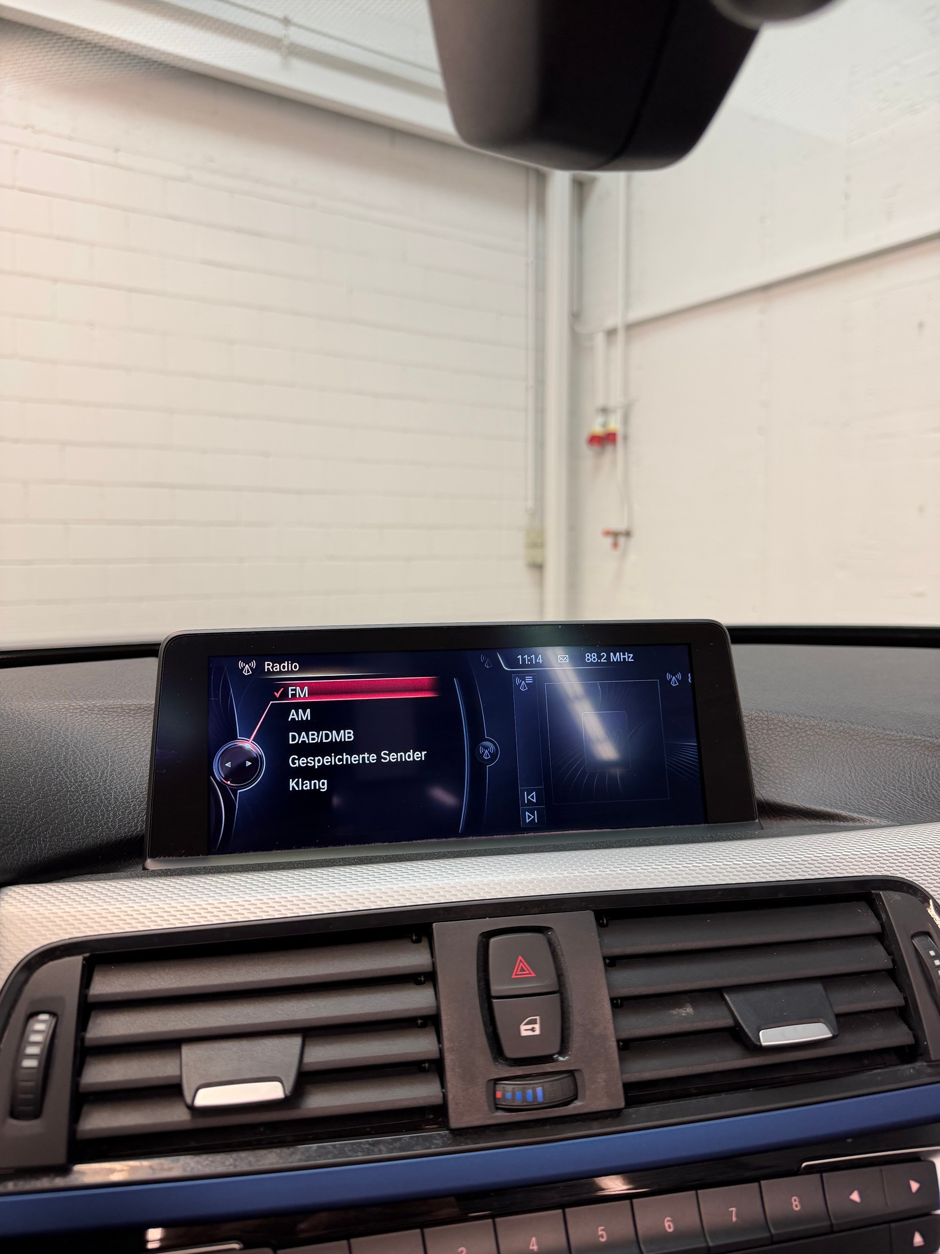 BMW 428i ALL Black M Performance Cabriolet xDrive Steptronic-image-23