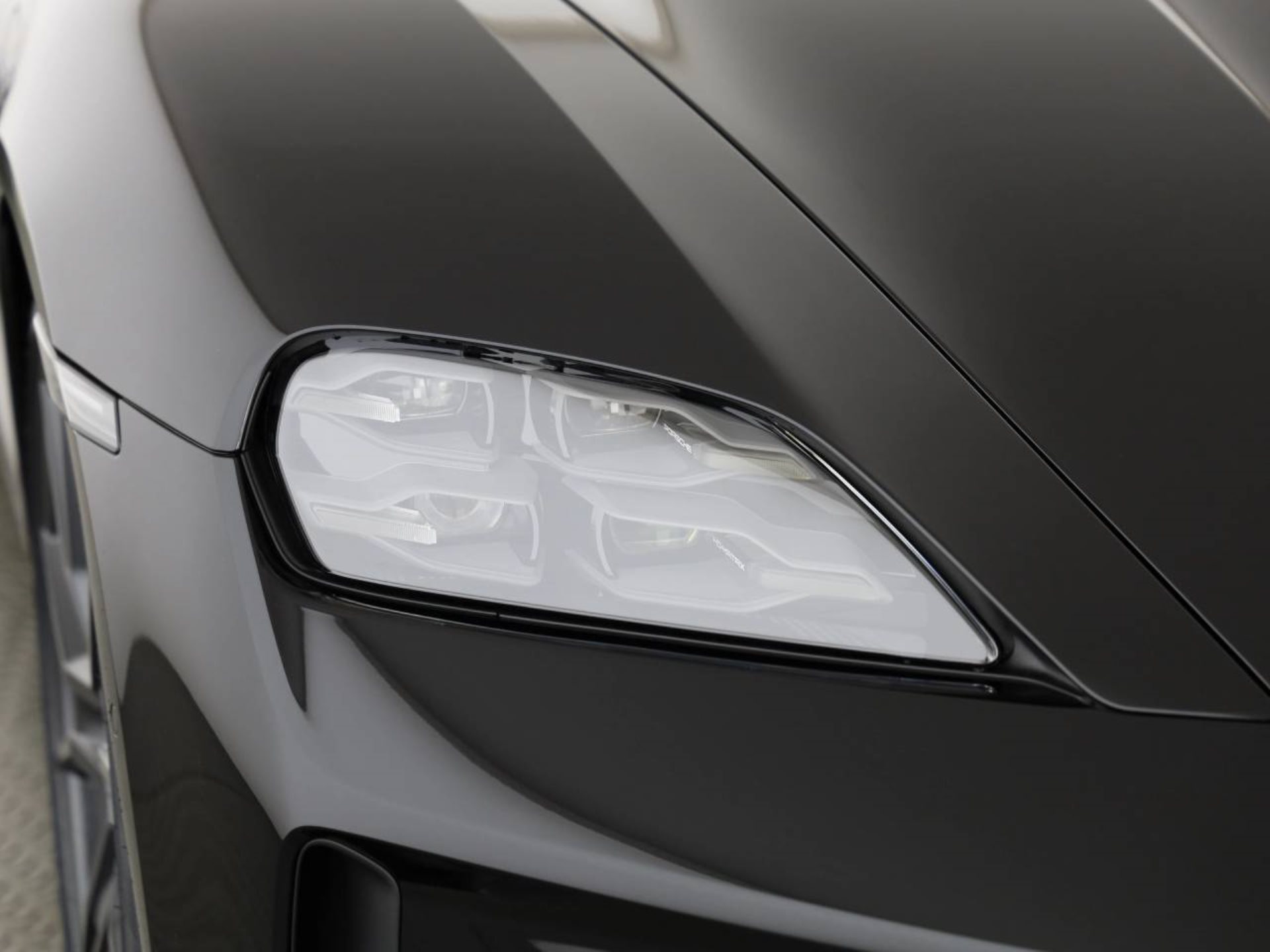 PORSCHE Taycan GTS Sport Turismo-image-7
