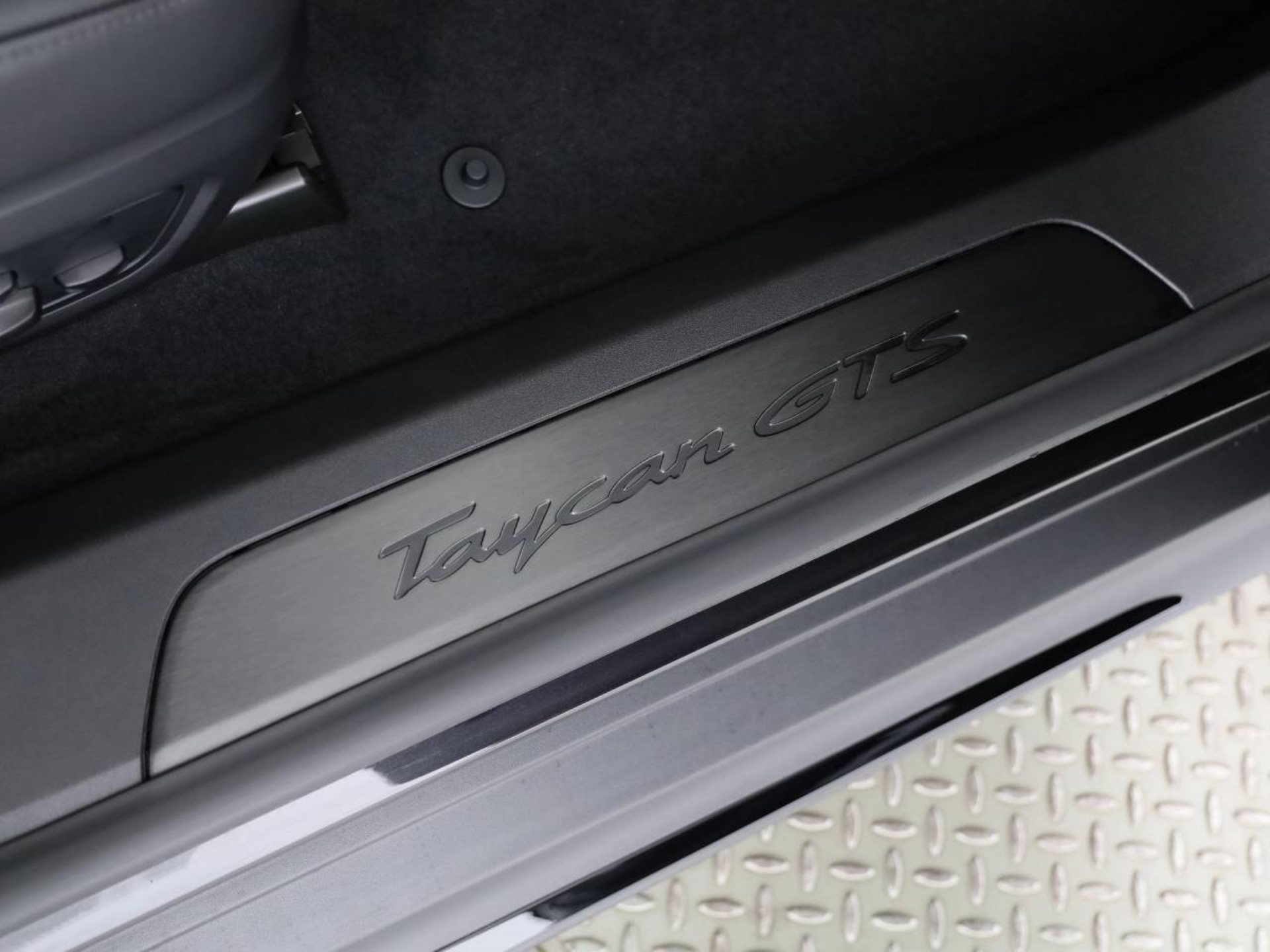 PORSCHE Taycan GTS Sport Turismo-image-16