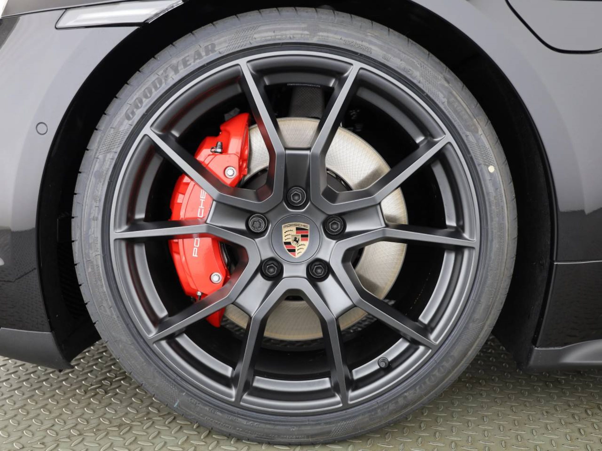 PORSCHE Taycan GTS Sport Turismo-image-8