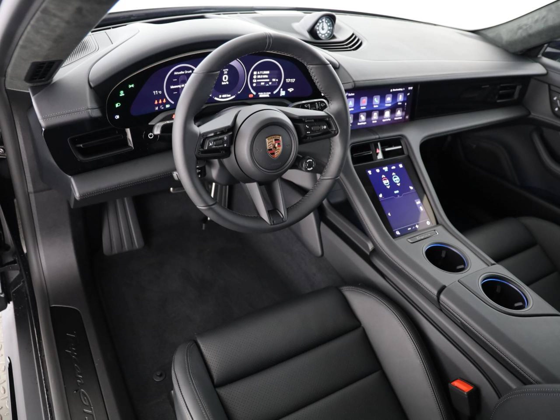 PORSCHE Taycan GTS Sport Turismo-image-3