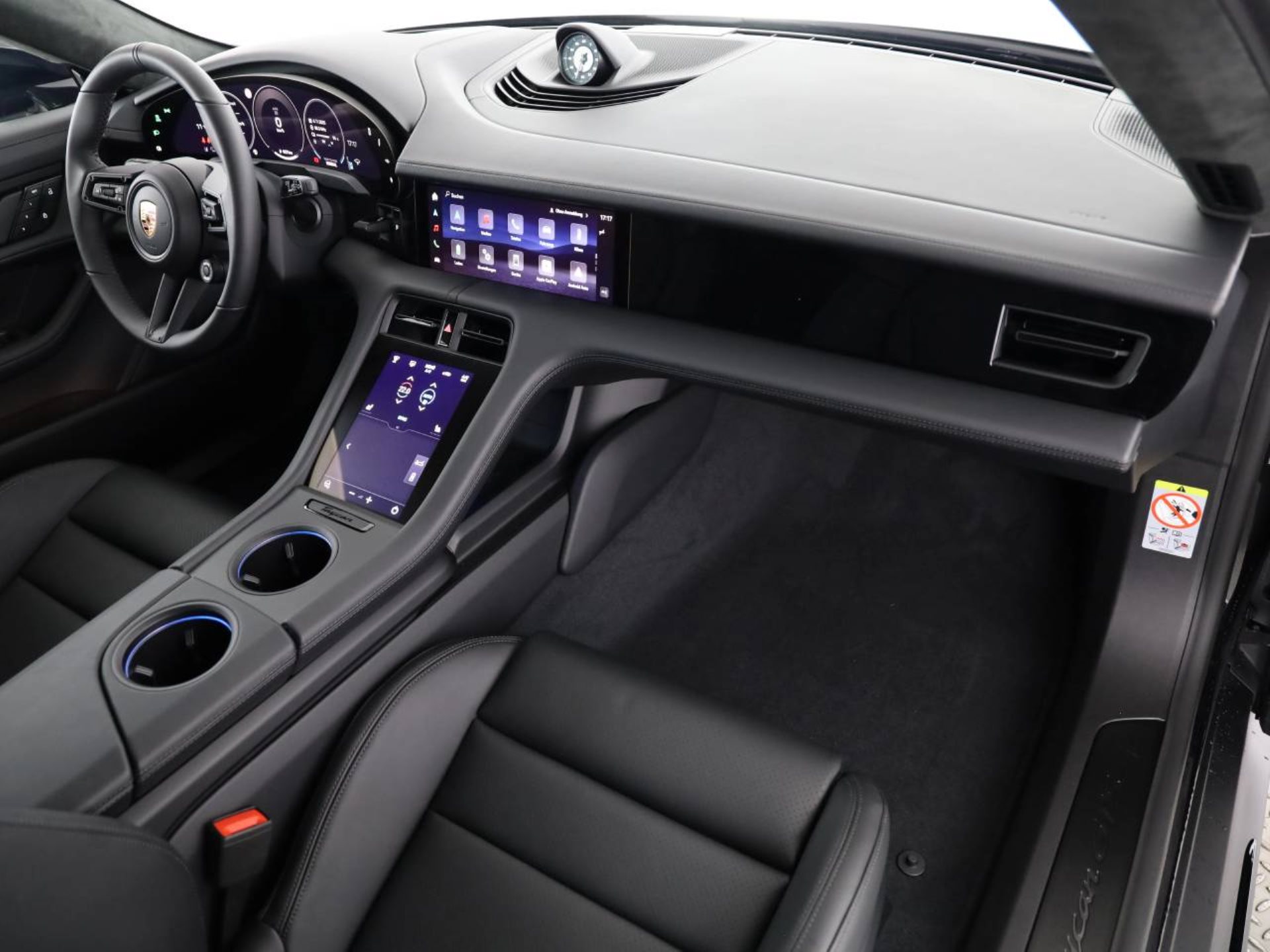 PORSCHE Taycan GTS Sport Turismo-image-14