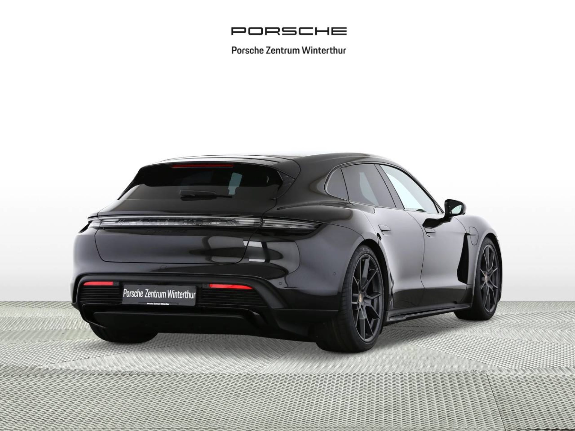PORSCHE Taycan GTS Sport Turismo-image-2