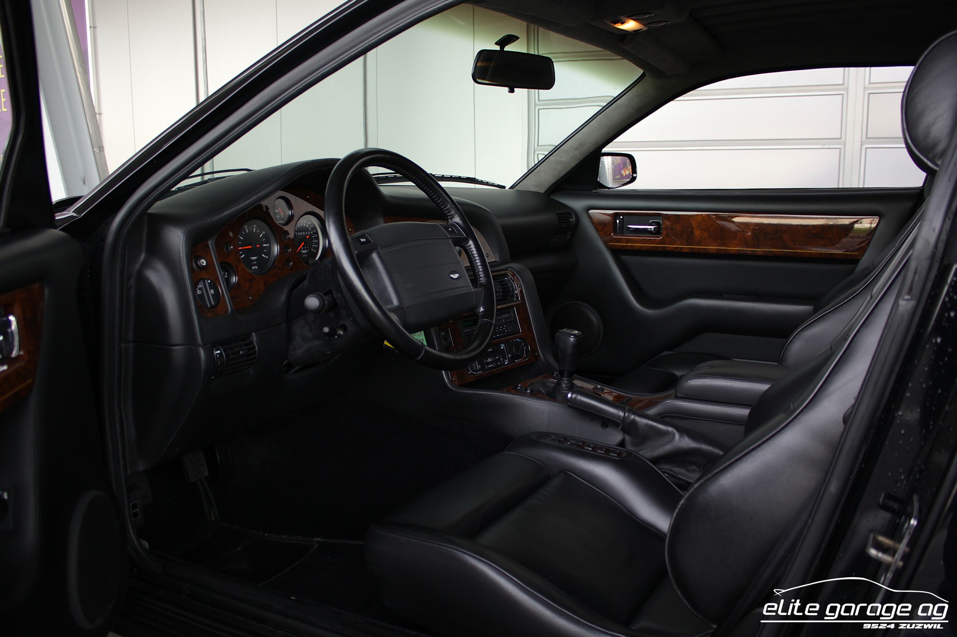 ASTON MARTIN Vantage V550 1/239-image-12
