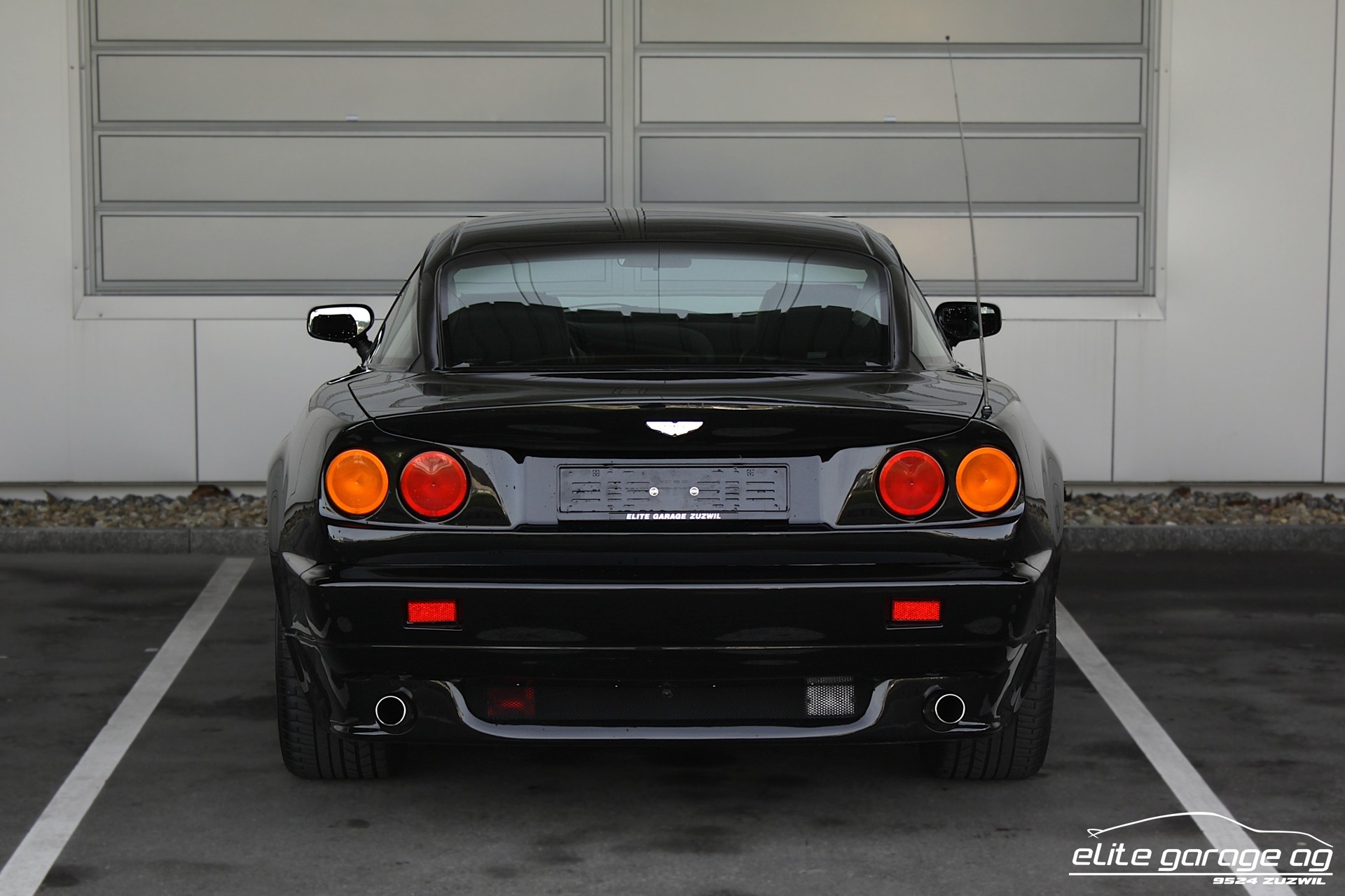 ASTON MARTIN Vantage V550 1/239-image-3