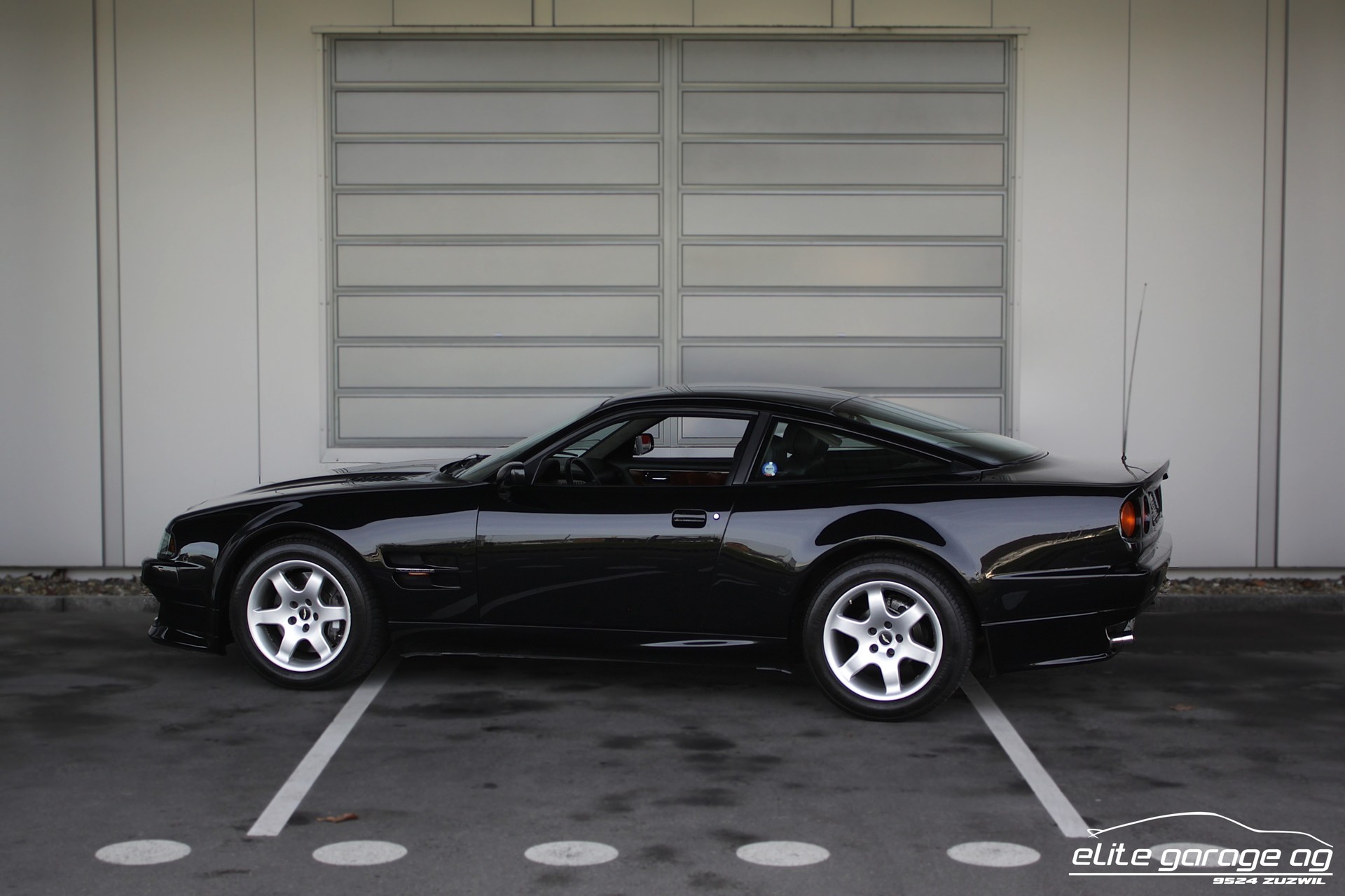 ASTON MARTIN Vantage V550 1/239-image-2